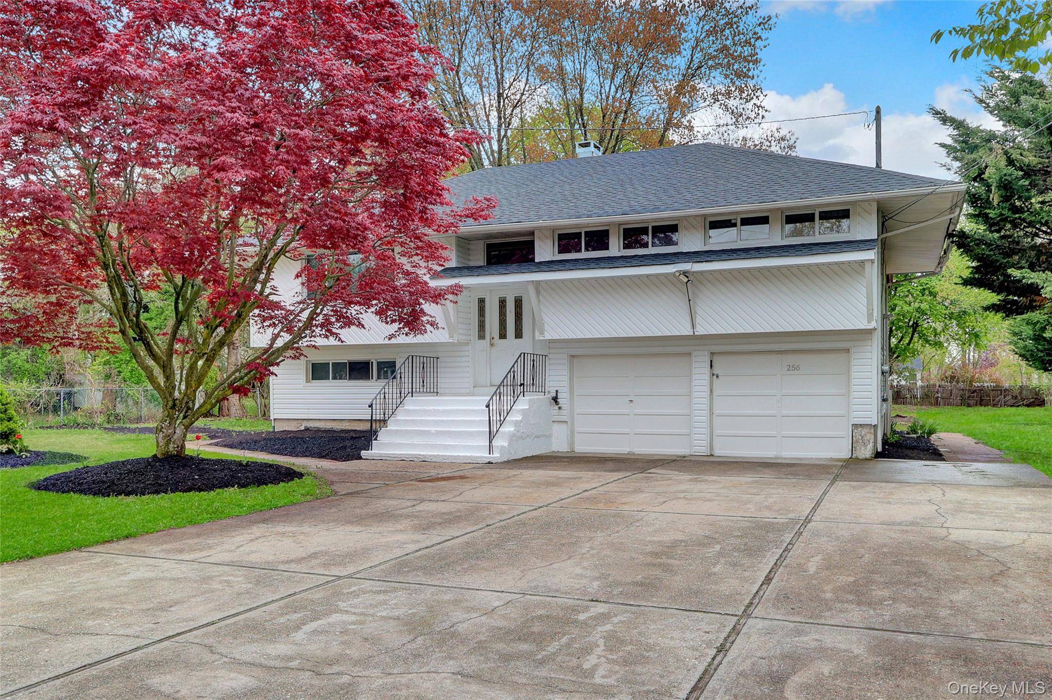 Casa de 5 Dormitorios en Venta en Brentwood - Nueva York - EE. UU. - 2