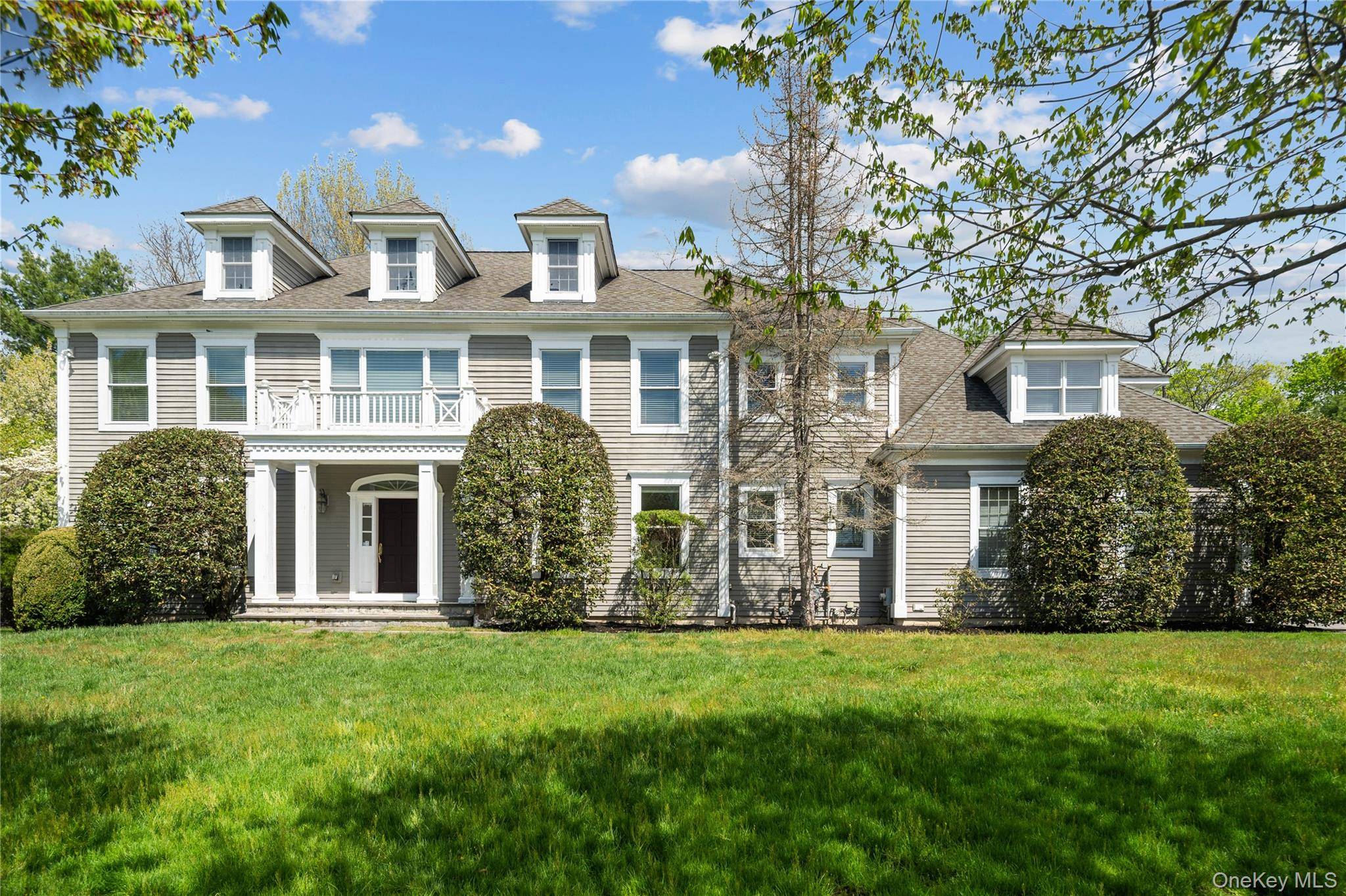 5 Bedroom Home for Sale in Briarcliff Manor - New York - USA - 2