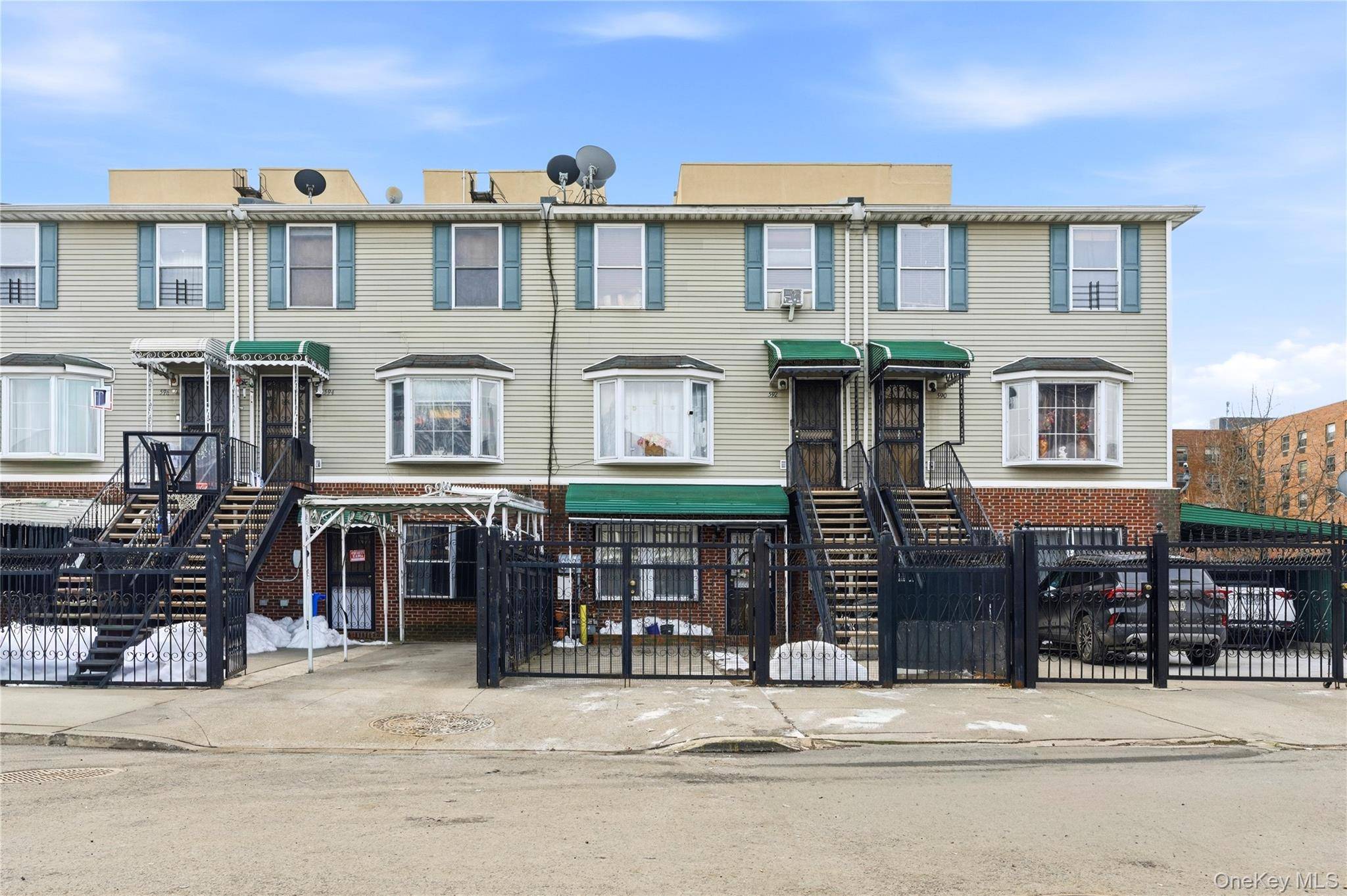 Casa com 5 Quartos à Venda em Bronx - Nova Iorque - EUA - 1