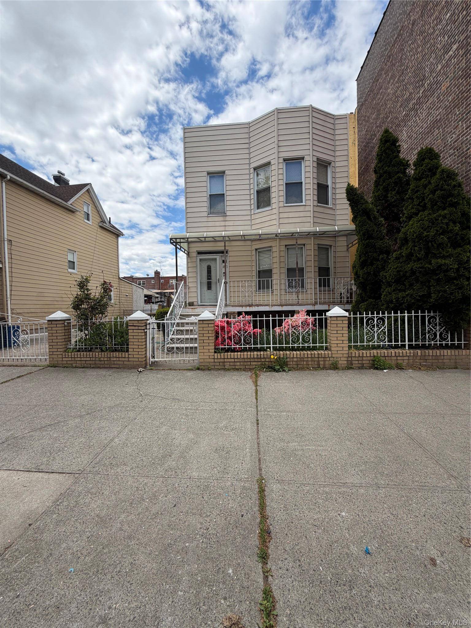 Casa com 5 Quartos à Venda em Bronx - Nova Iorque - EUA - 1