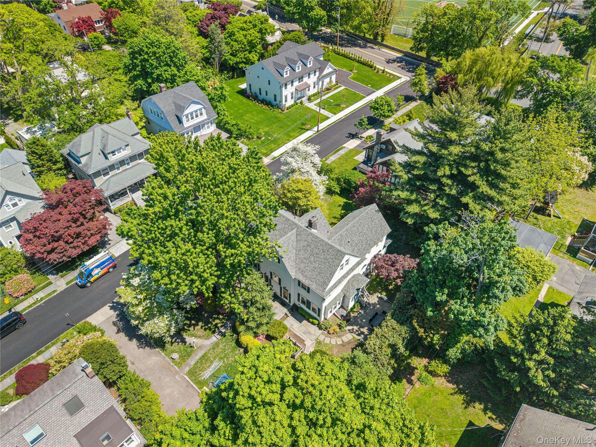 Casa com 5 Quartos à Venda em Bronxville - Nova Iorque - EUA - 2