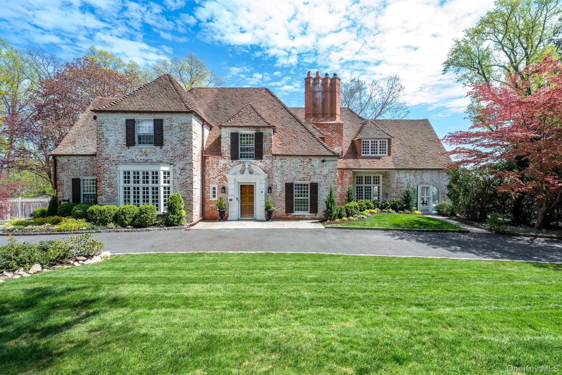 Casa de 5 Dormitorios en Venta en Bronxville - Nueva York - EE. UU. - 1