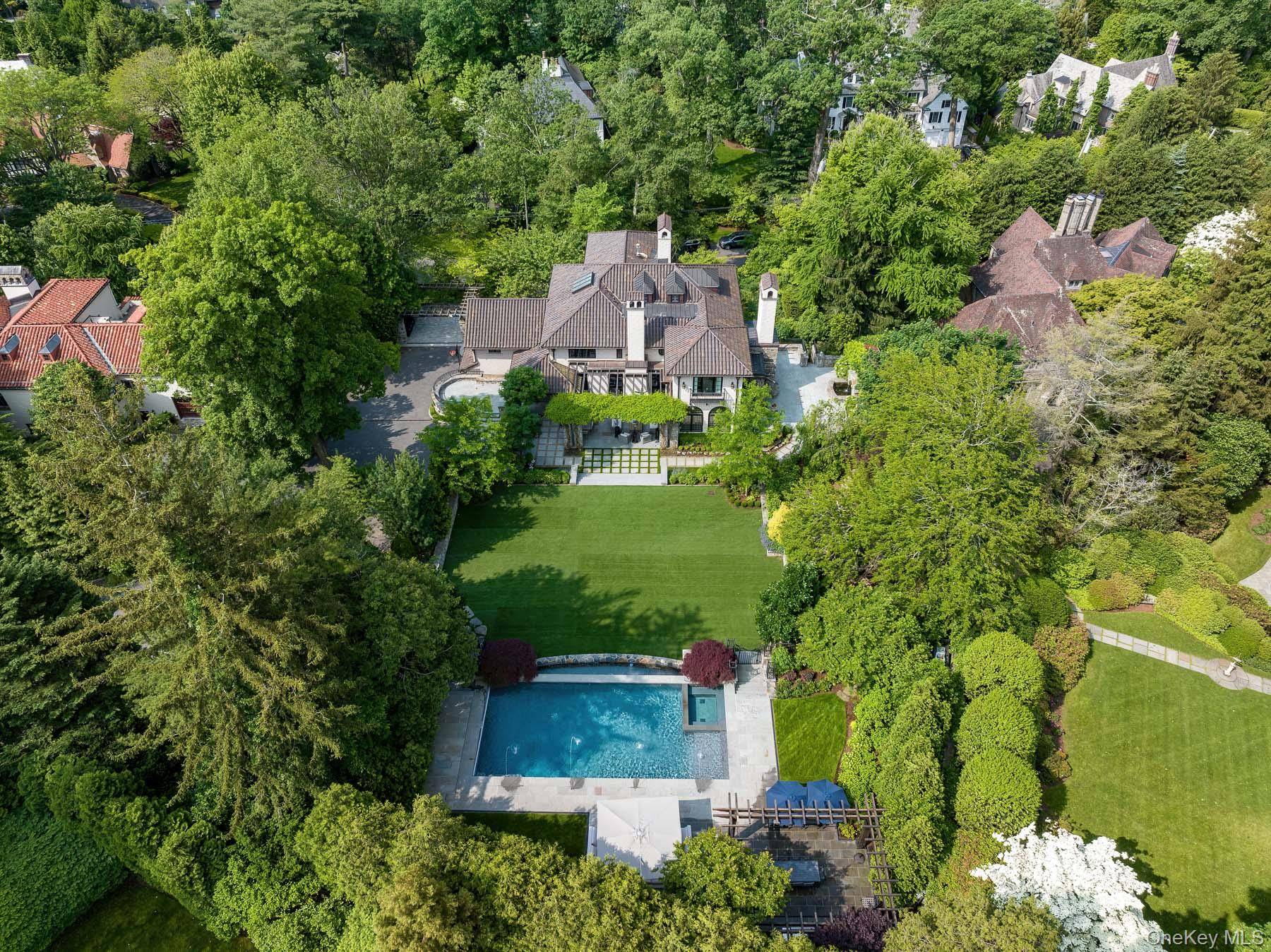 Maison 5 Chambres à Vendre à Bronxville - NY - USA - 1