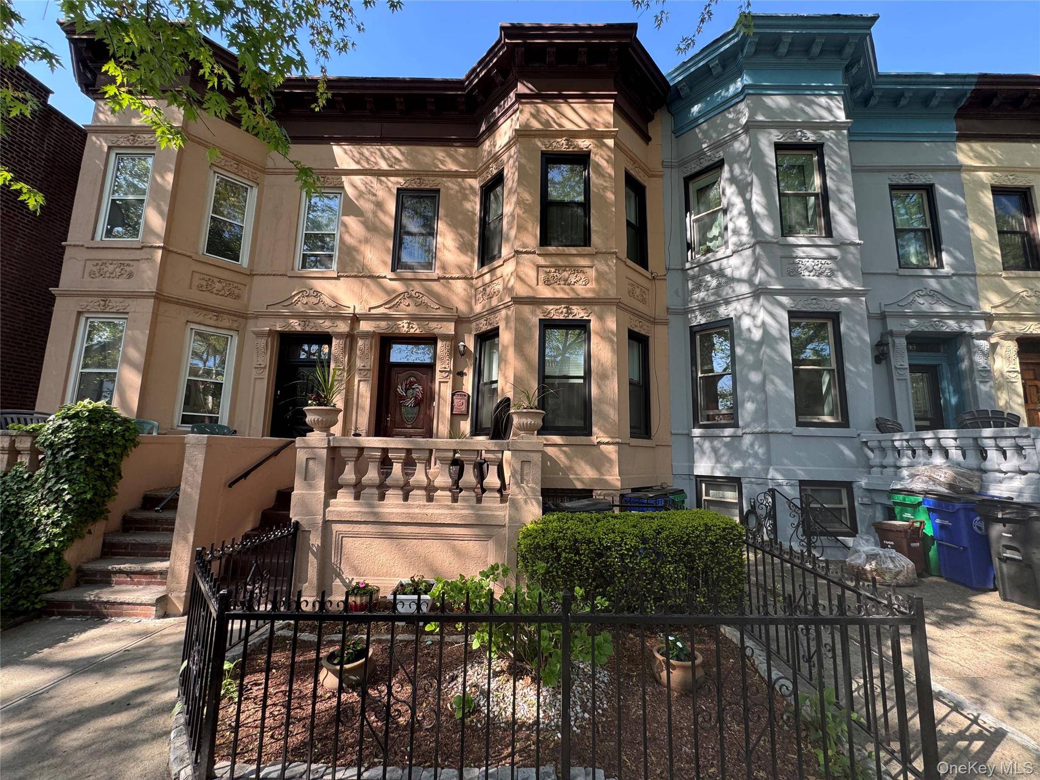 Casa com 5 Quartos à Venda em Brooklyn - Nova Iorque - EUA - 1