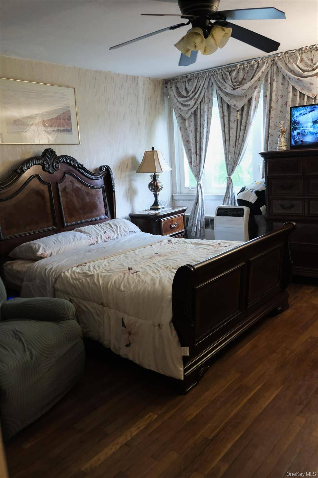 5 Bedroom Home for Sale in Brooklyn - New York - USA - 8