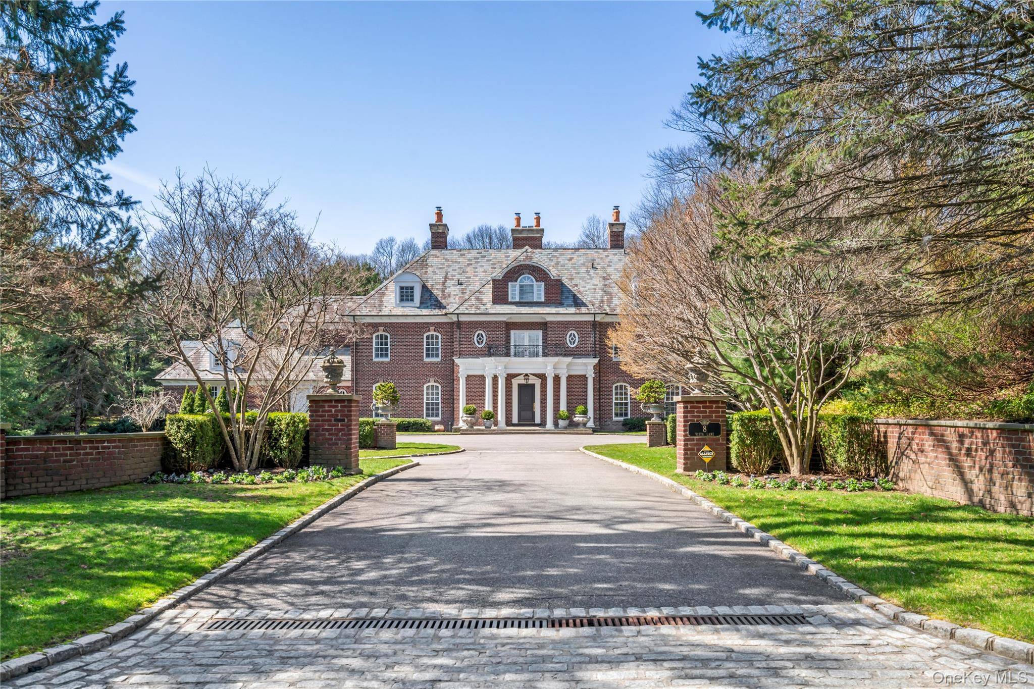 Casa de 5 Dormitorios en Venta en Brookville - Nueva York - EE. UU. - 2