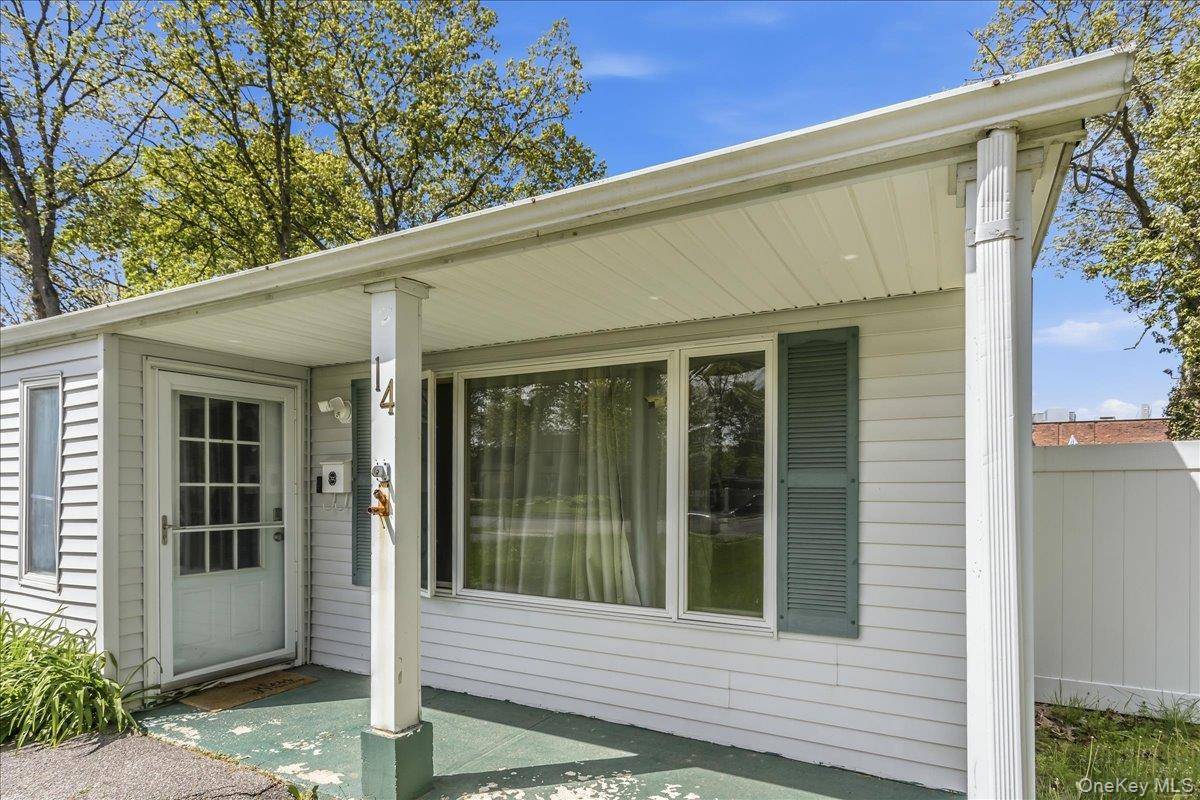 Casa com 5 Quartos à Venda em Central Islip - Nova Iorque - EUA - 3