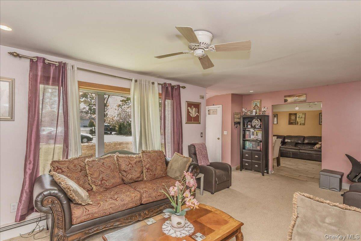 Casa com 5 Quartos à Venda em Central Islip - Nova Iorque - EUA - 7