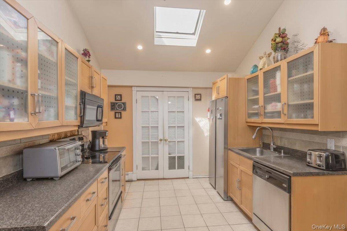 Casa com 5 Quartos à Venda em Central Islip - Nova Iorque - EUA - 8