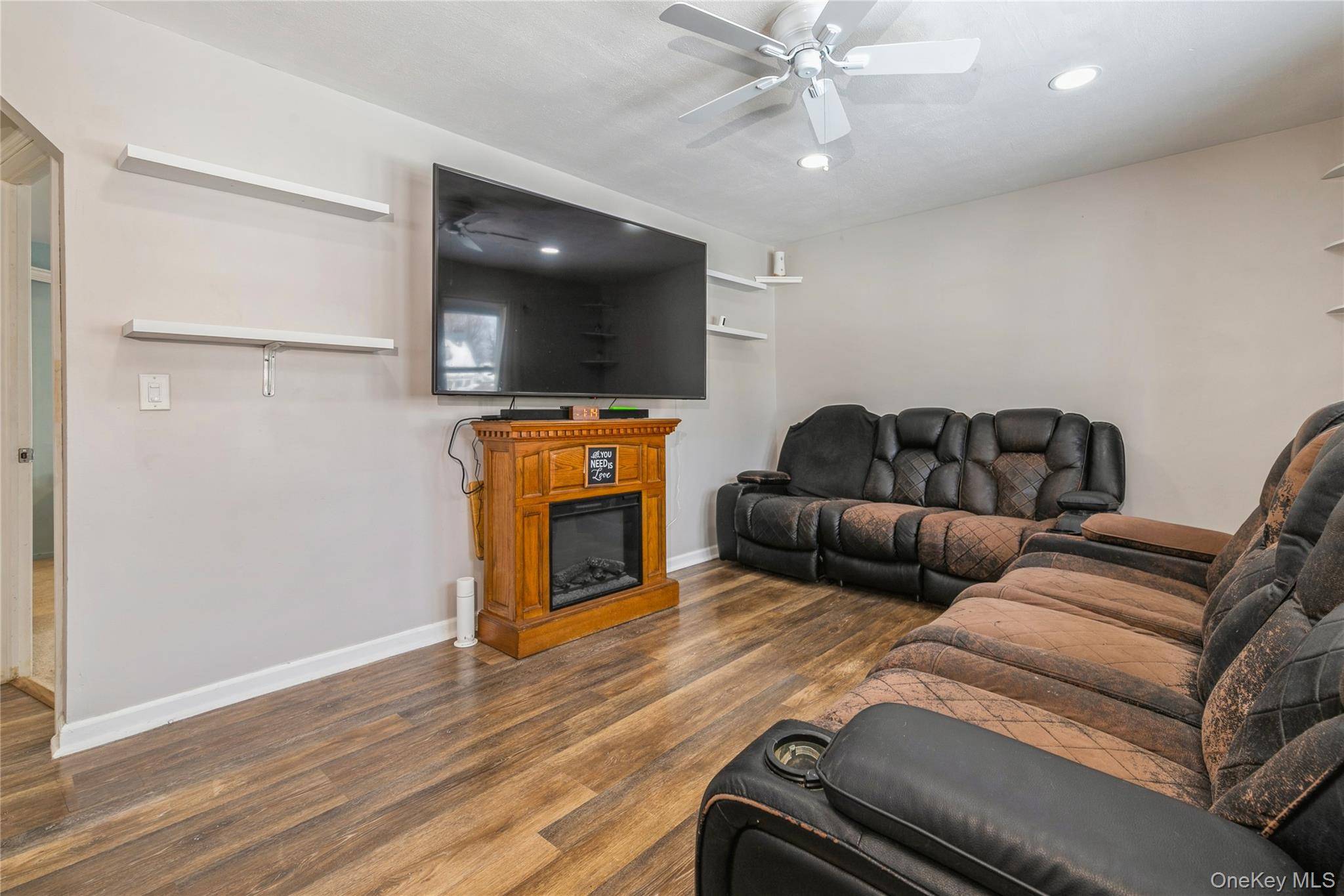 Casa com 5 Quartos à Venda em Central Islip - Nova Iorque - EUA - 5