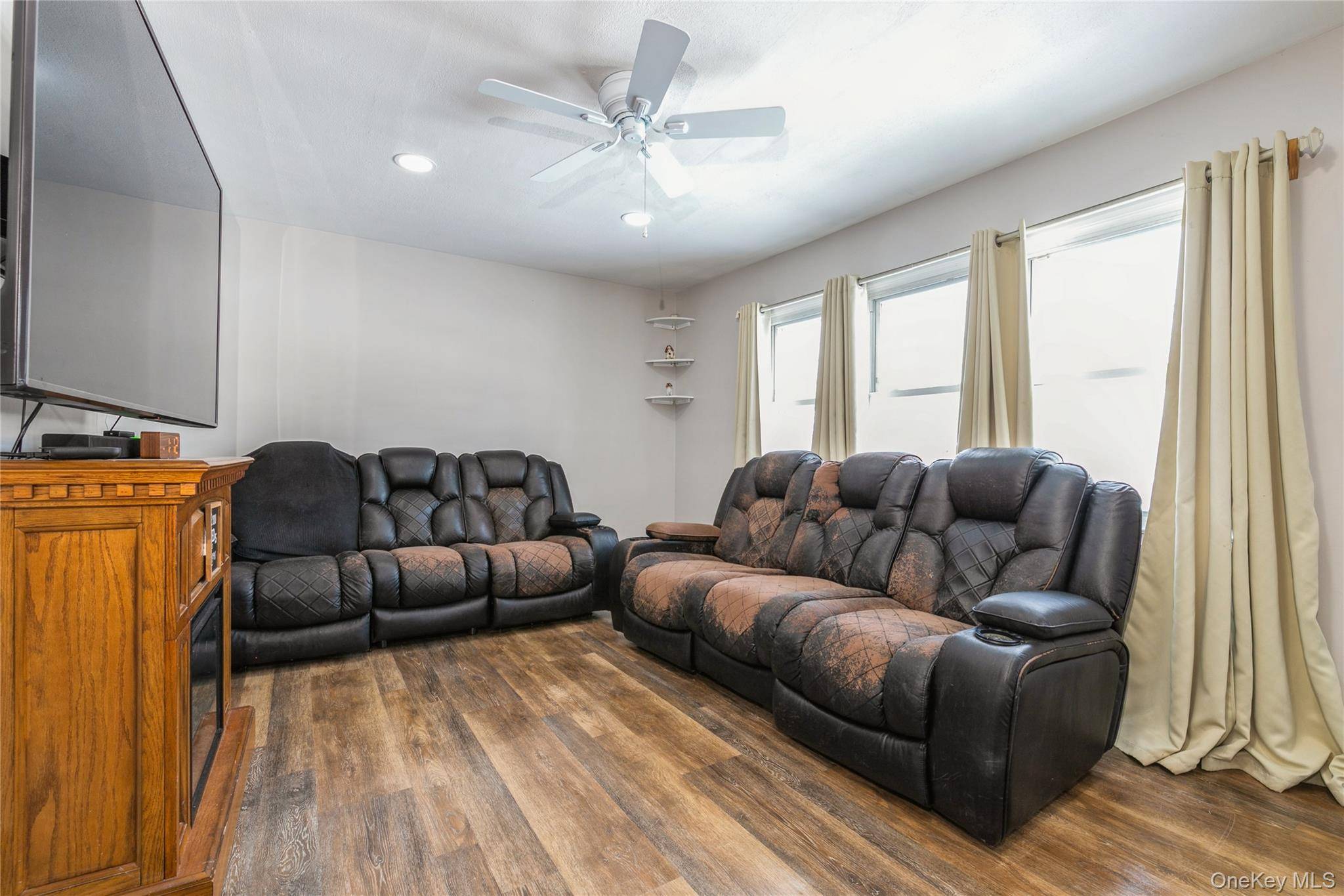 Casa com 5 Quartos à Venda em Central Islip - Nova Iorque - EUA - 6