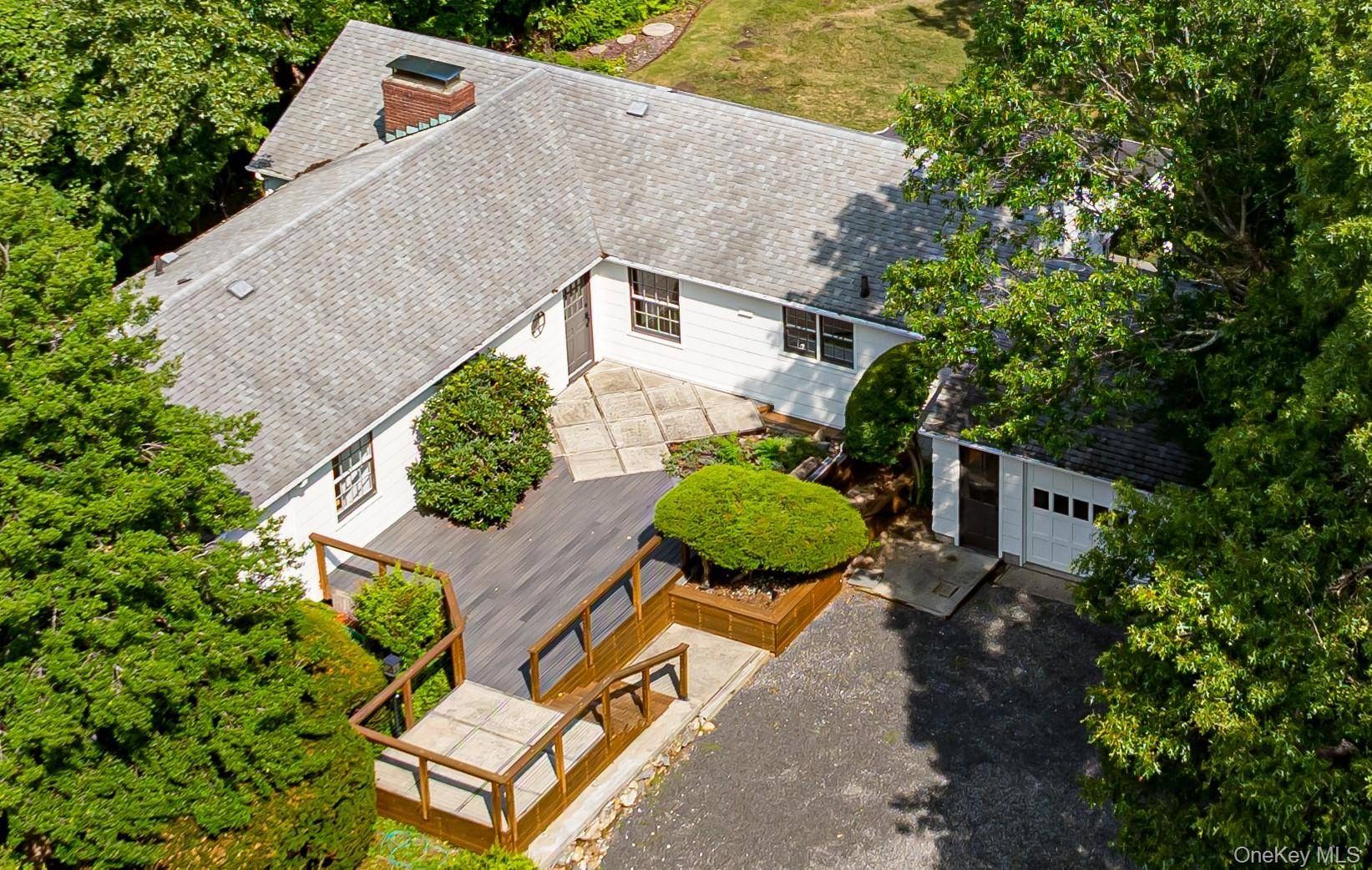 Casa com 5 Quartos à Venda em Cold Spring Harbor - Nova Iorque - EUA - 2