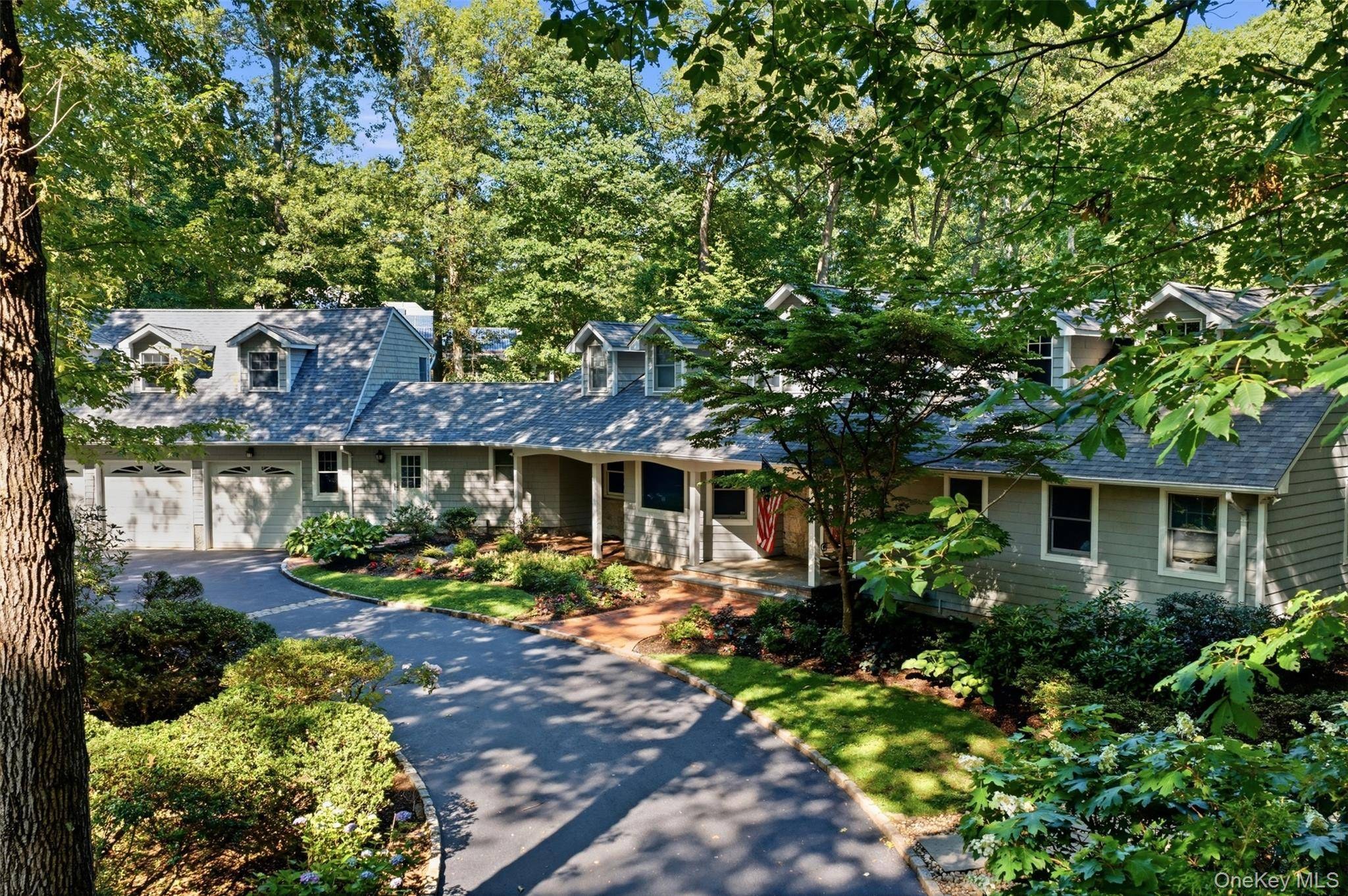 Casa com 5 Quartos à Venda em Cold Spring Harbor - Nova Iorque - EUA - 1