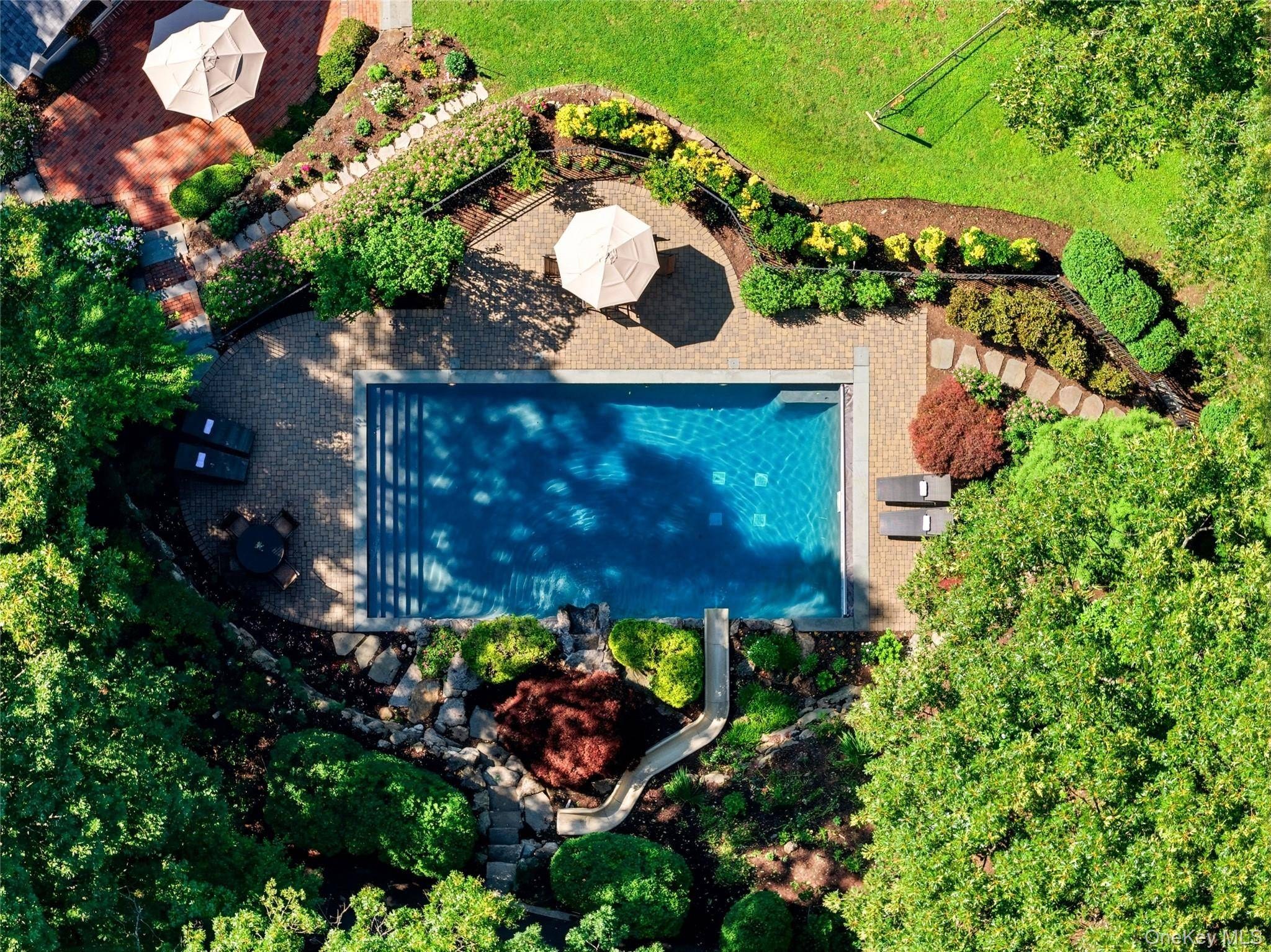 Casa com 5 Quartos à Venda em Cold Spring Harbor - Nova Iorque - EUA - 2