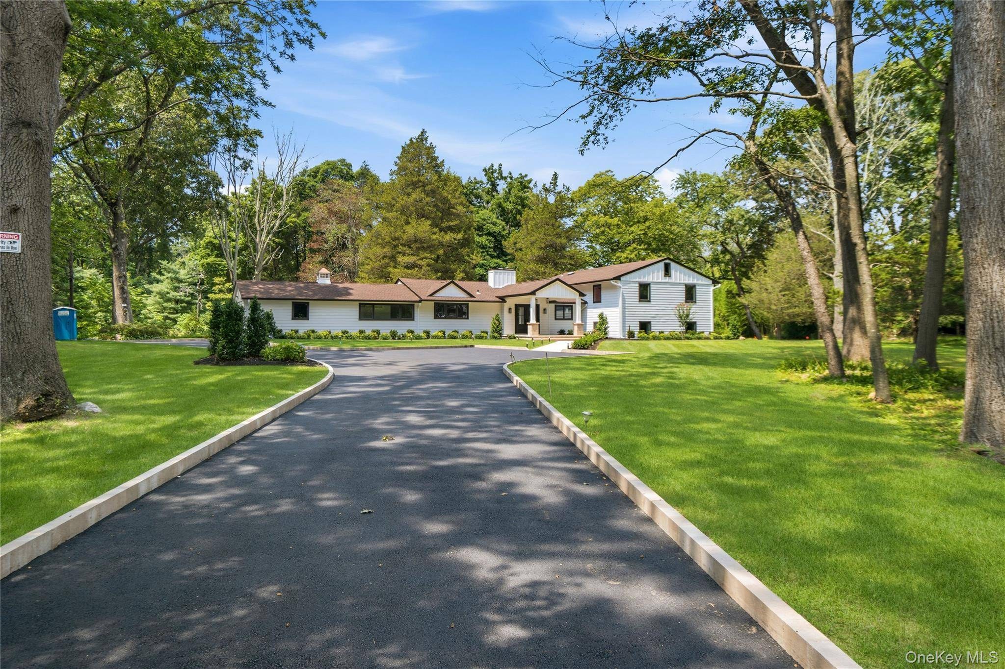 Casa com 5 Quartos à Venda em Cold Spring Harbor - Nova Iorque - EUA - 2