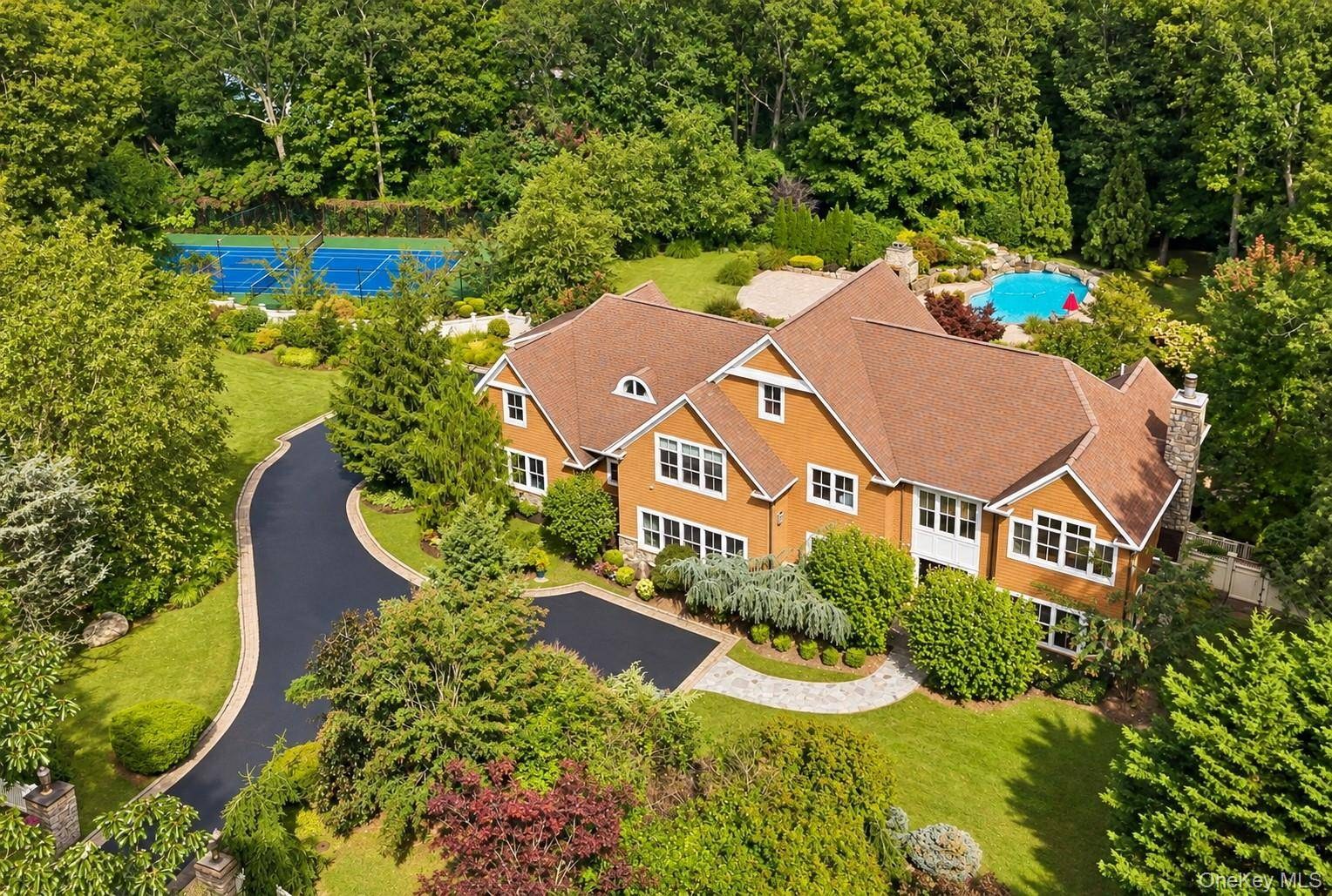 Casa com 5 Quartos à Venda em Cold Spring Harbor - Nova Iorque - EUA - 1