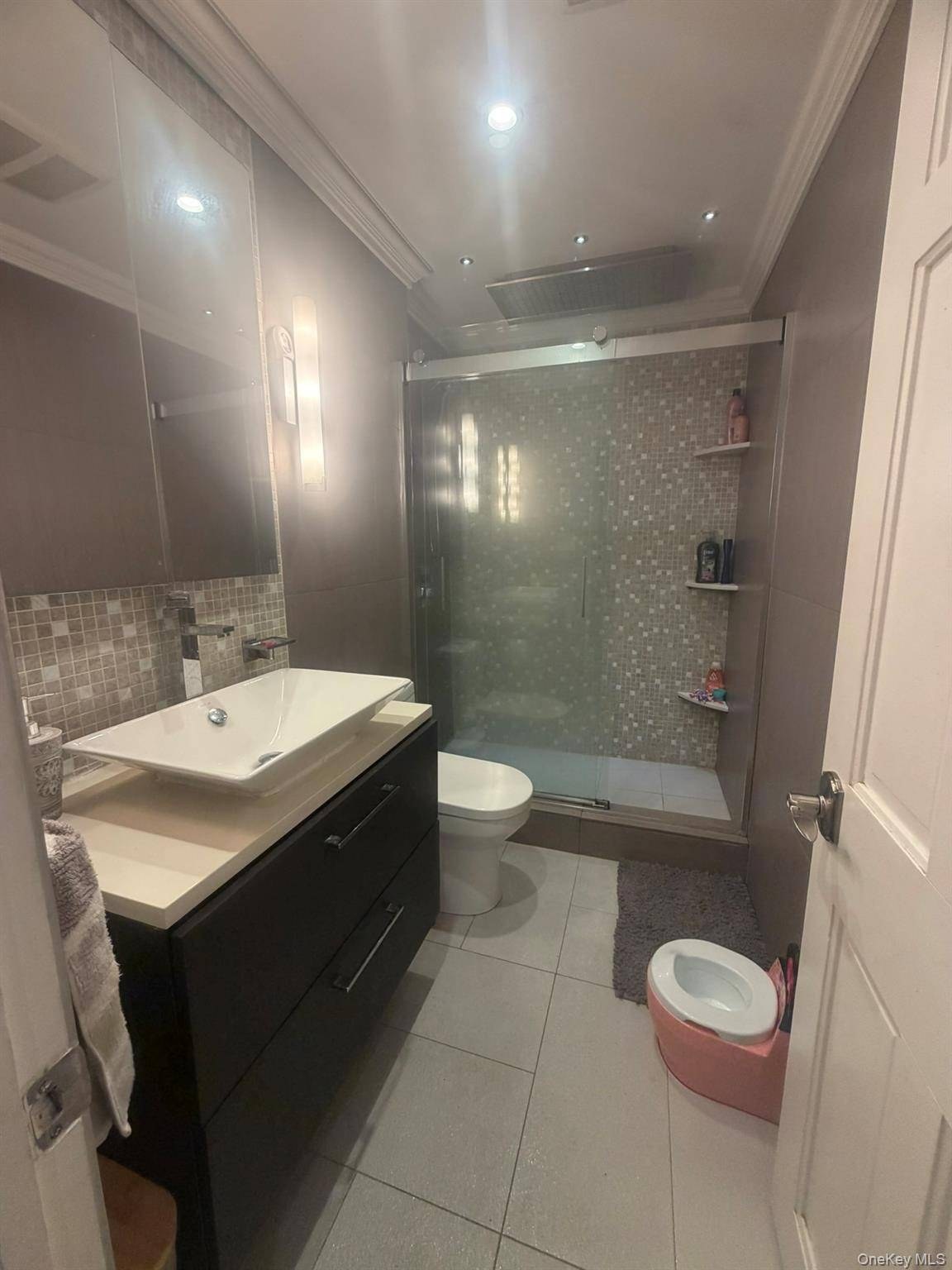 Casa com 5 Quartos à Venda em College Point - Nova Iorque - EUA - 8