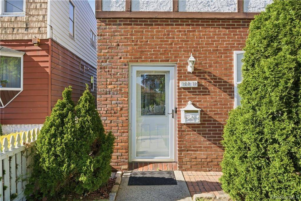 Casa com 5 Quartos à Venda em College Point - Nova Iorque - EUA - 4
