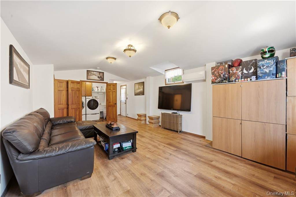Casa com 5 Quartos à Venda em College Point - Nova Iorque - EUA - 7