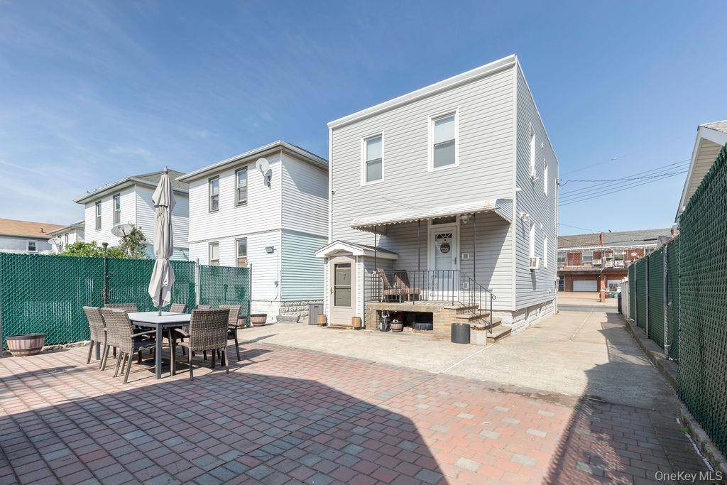 Casa com 5 Quartos à Venda em College Point - Nova Iorque - EUA - 6