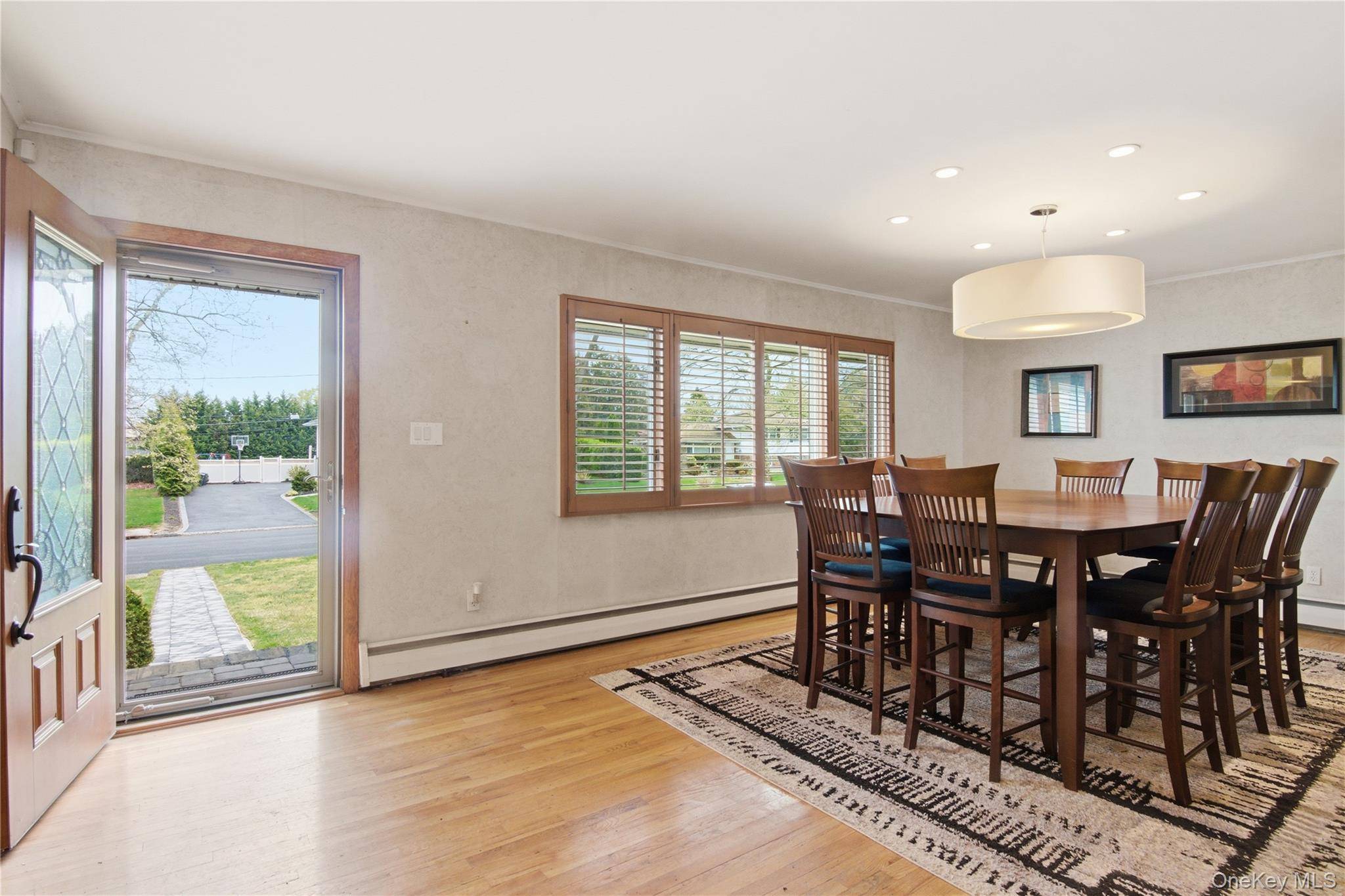 5 Bedroom Home for Sale in Commack - New York - USA - 4