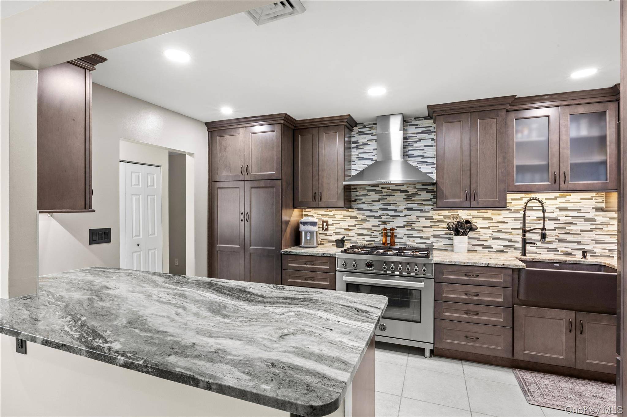 Casa de 5 Dormitorios en Venta en Coram - Nueva York - EE. UU. - 3