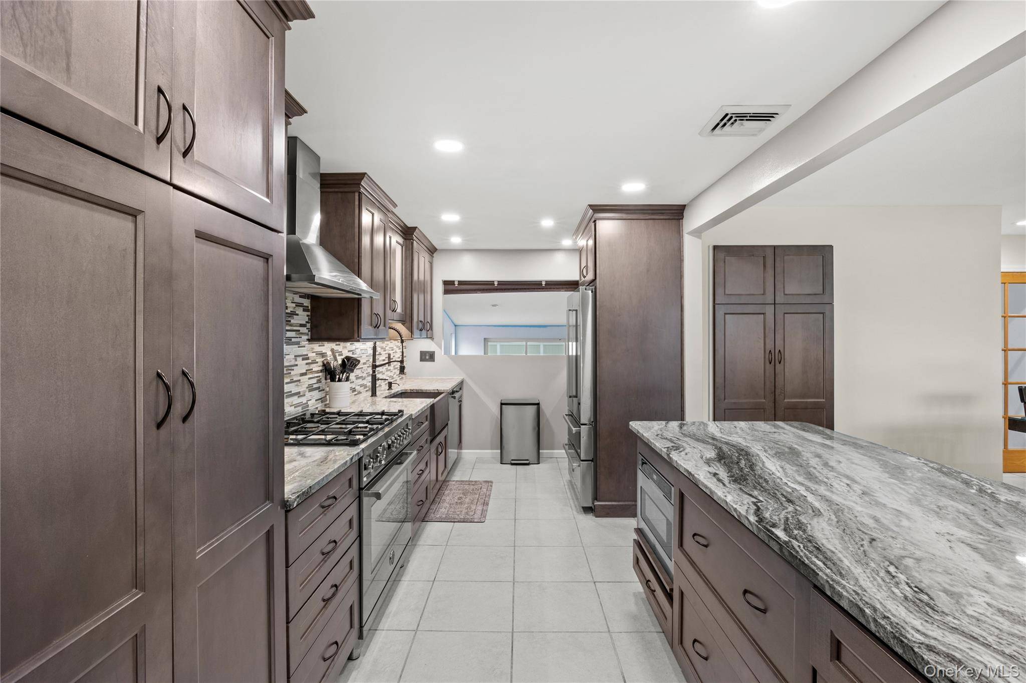 Casa de 5 Dormitorios en Venta en Coram - Nueva York - EE. UU. - 7
