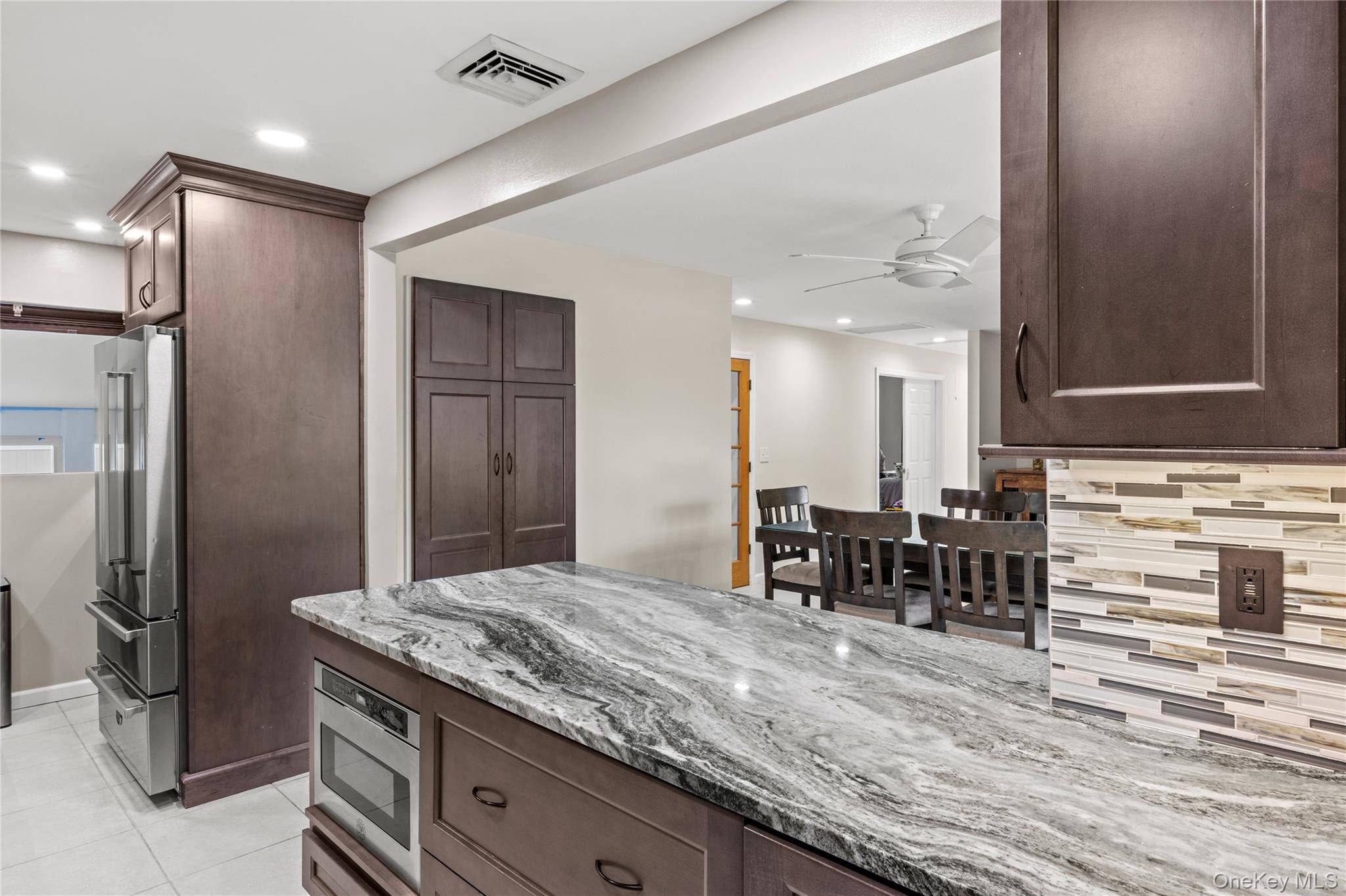 Casa de 5 Dormitorios en Venta en Coram - Nueva York - EE. UU. - 8
