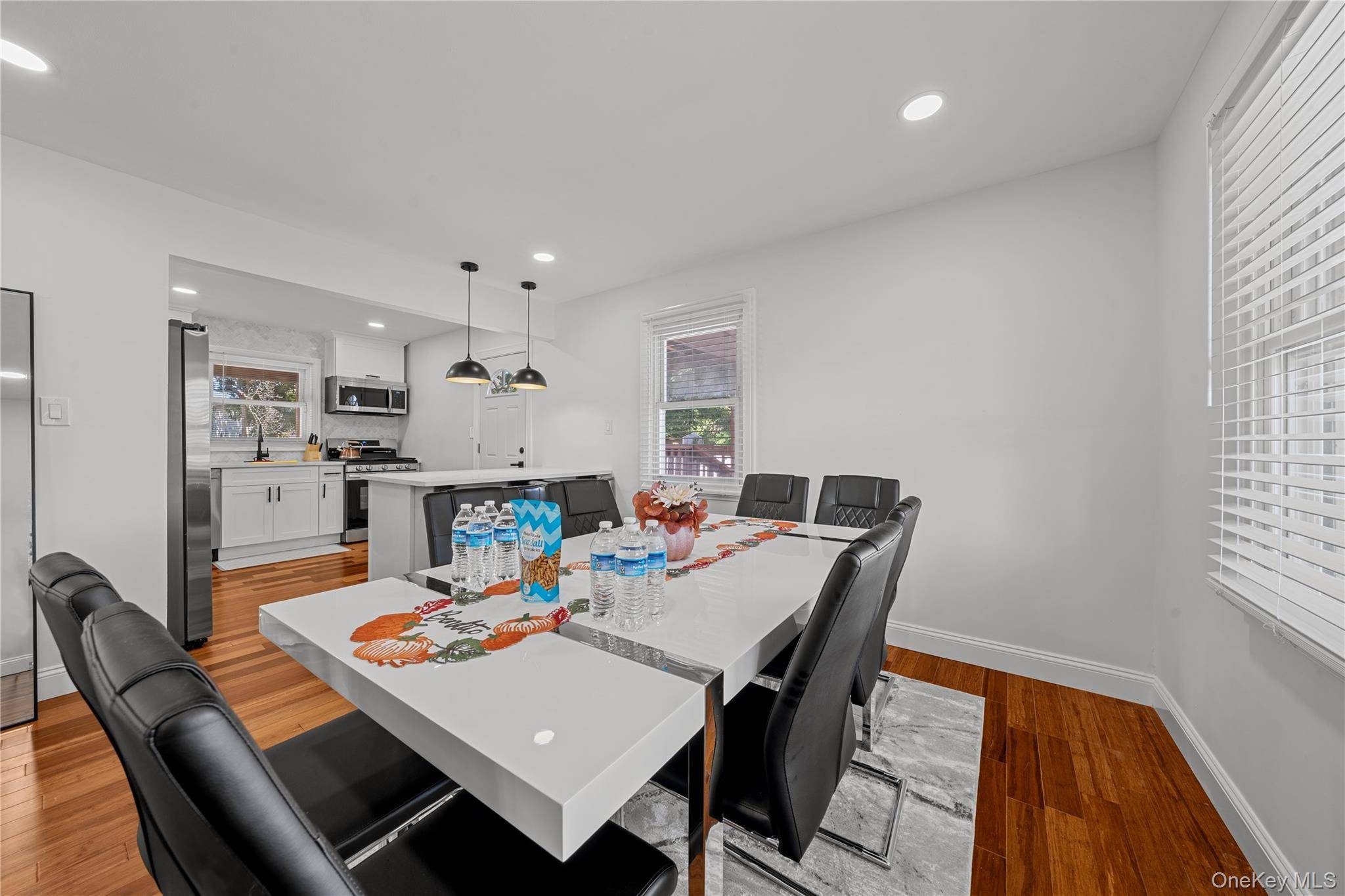 5 Bedroom Home for Sale in Deer Park - New York - USA - 3