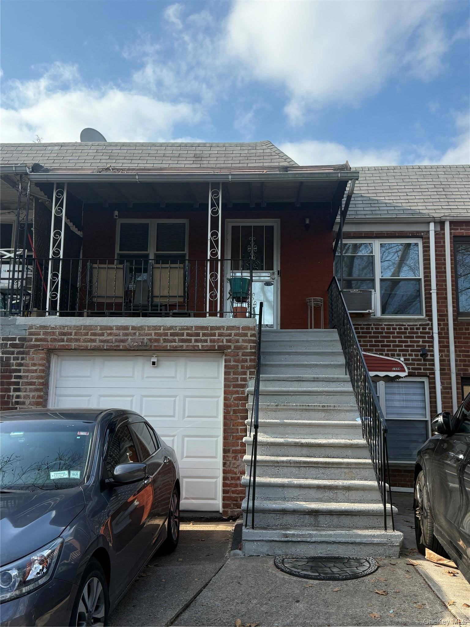 Casa de 5 Dormitorios en Venta en East Elmhurst - Nueva York - EE. UU. - 1
