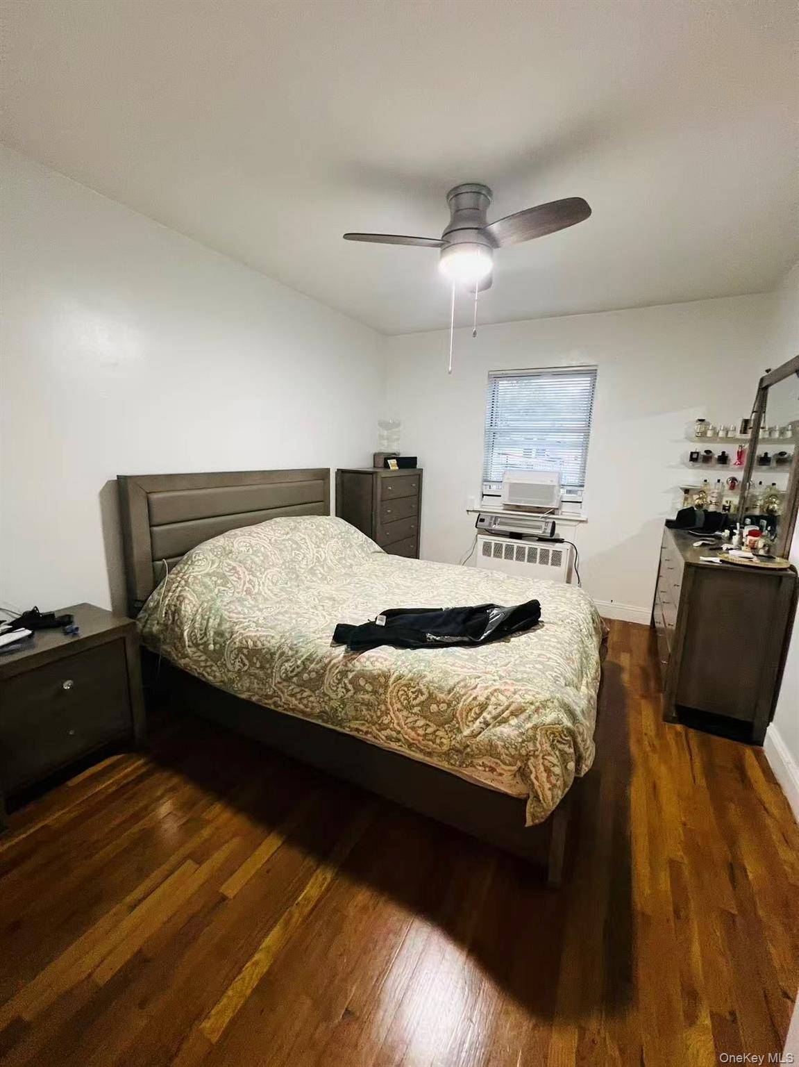 Casa de 5 Dormitorios en Venta en East Elmhurst - Nueva York - EE. UU. - 2