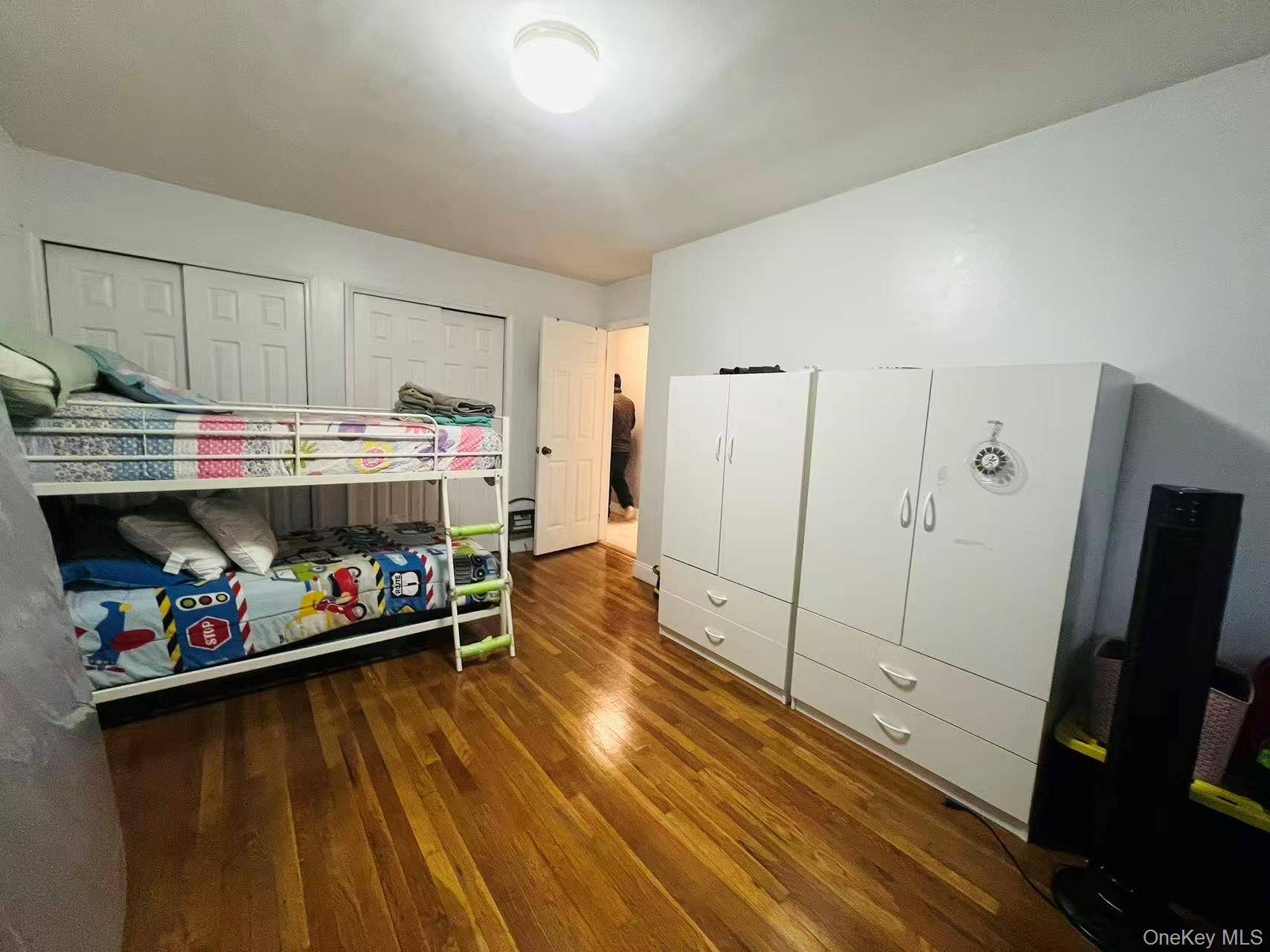Casa de 5 Dormitorios en Venta en East Elmhurst - Nueva York - EE. UU. - 4
