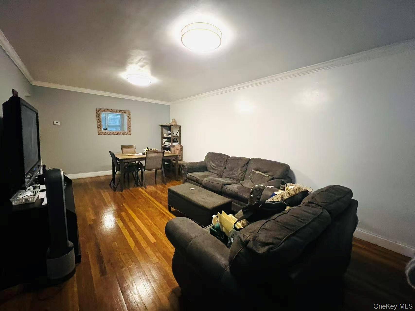 Casa de 5 Dormitorios en Venta en East Elmhurst - Nueva York - EE. UU. - 6