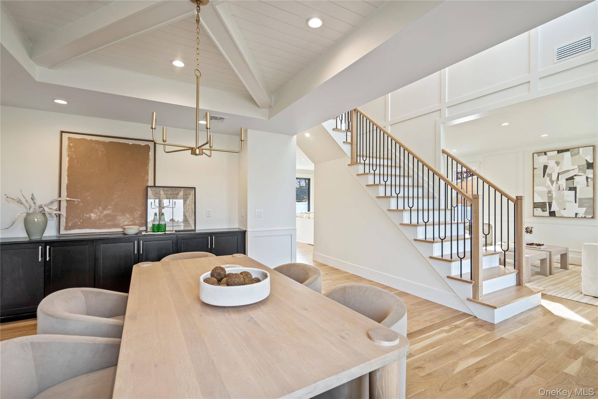 Casa de 5 Dormitorios en Venta en East Meadow - Nueva York - EE. UU. - 3