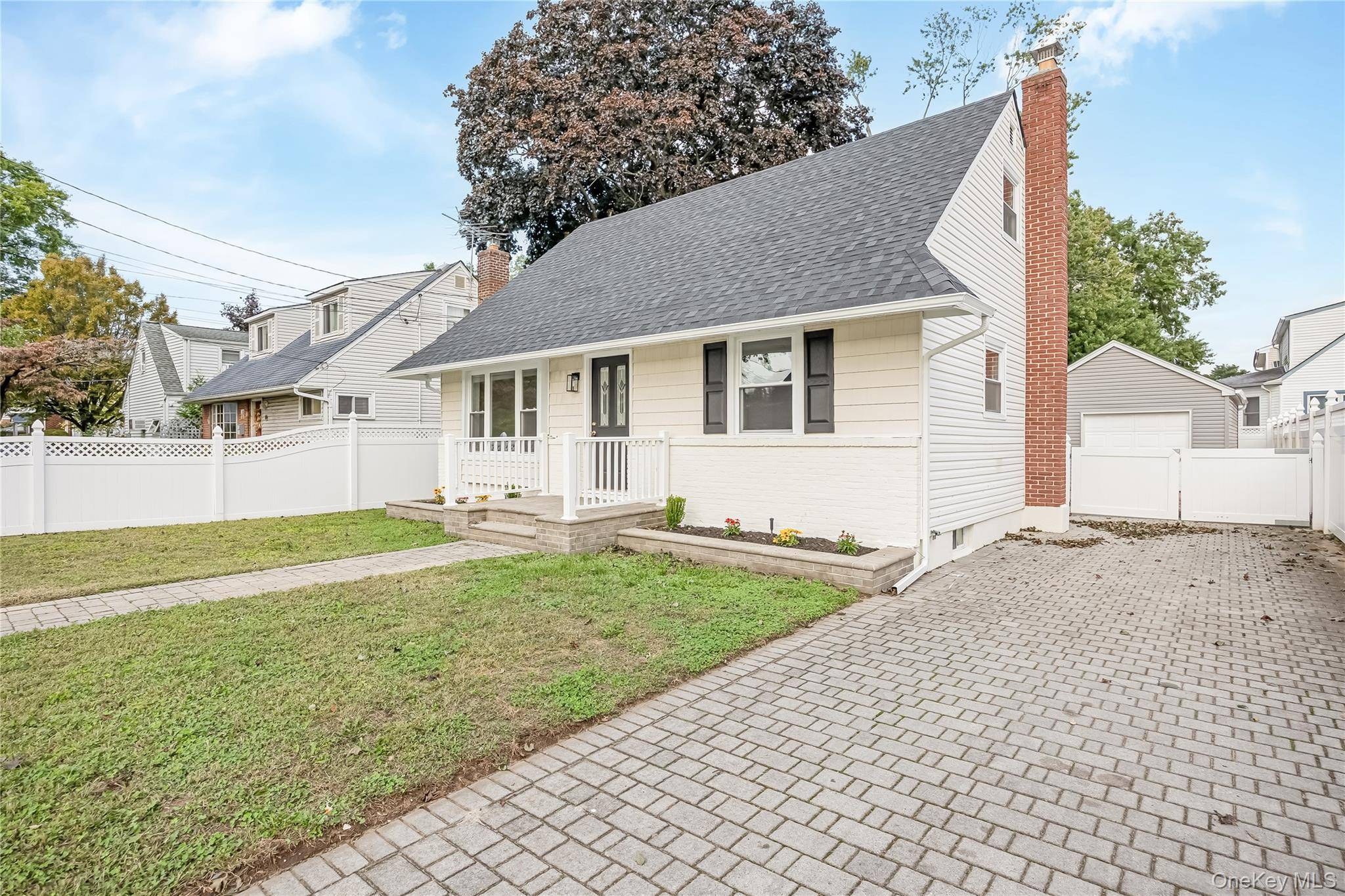 Casa com 5 Quartos à Venda em Elmont - Nova Iorque - EUA - 2
