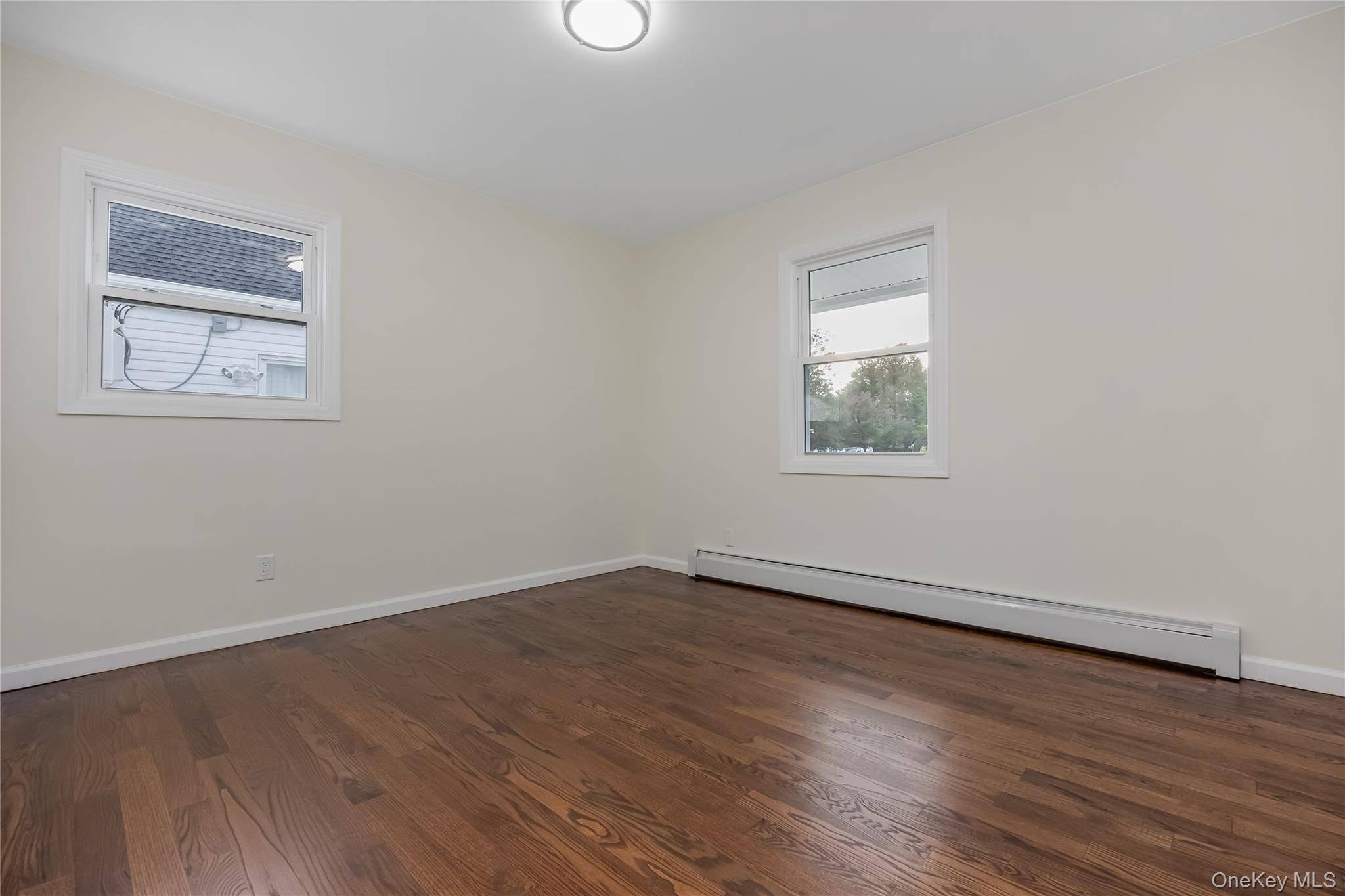 Casa com 5 Quartos à Venda em Elmont - Nova Iorque - EUA - 8