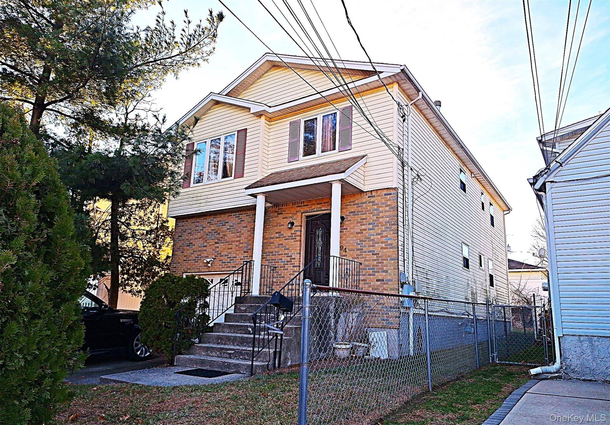 Casa com 5 Quartos à Venda em Elmont - Nova Iorque - EUA - 3