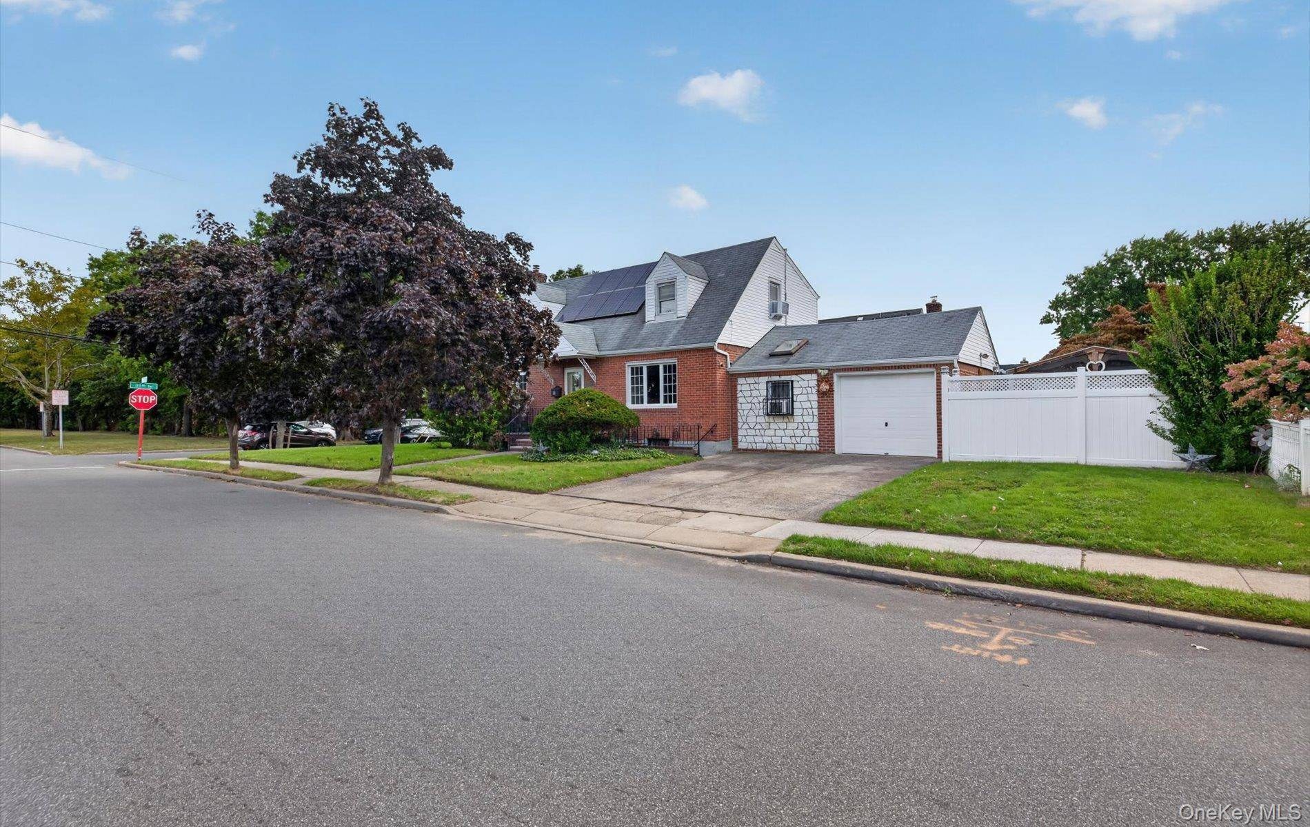 Casa com 5 Quartos à Venda em Elmont - Nova Iorque - EUA - 3