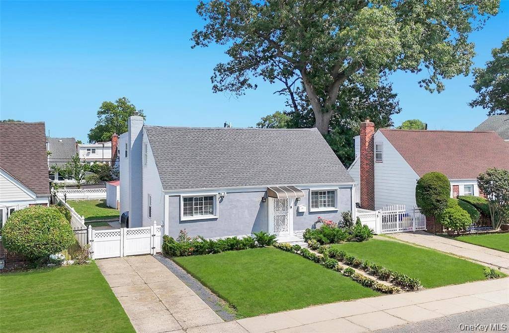 Casa com 5 Quartos à Venda em Elmont - Nova Iorque - EUA - 1