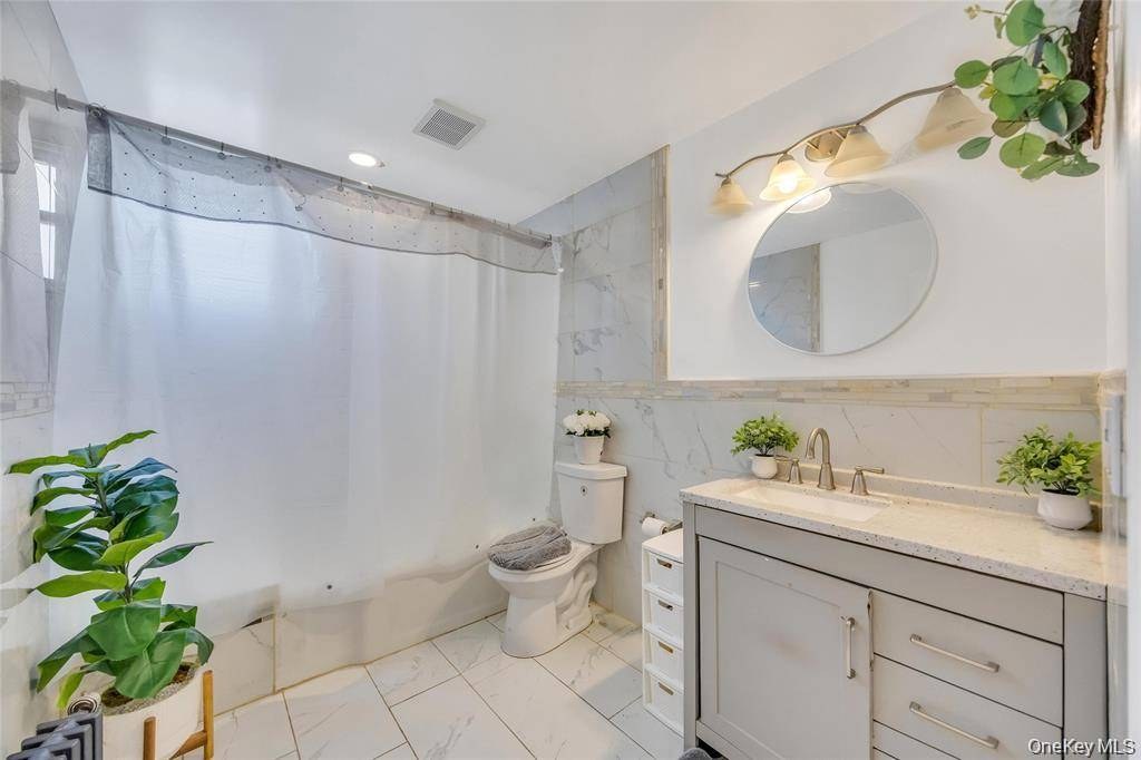 Casa com 5 Quartos à Venda em Elmont - Nova Iorque - EUA - 8