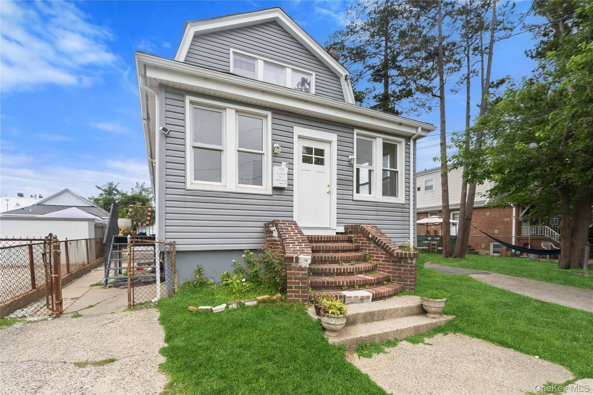 Casa com 5 Quartos à Venda em Elmont - Nova Iorque - EUA - 2