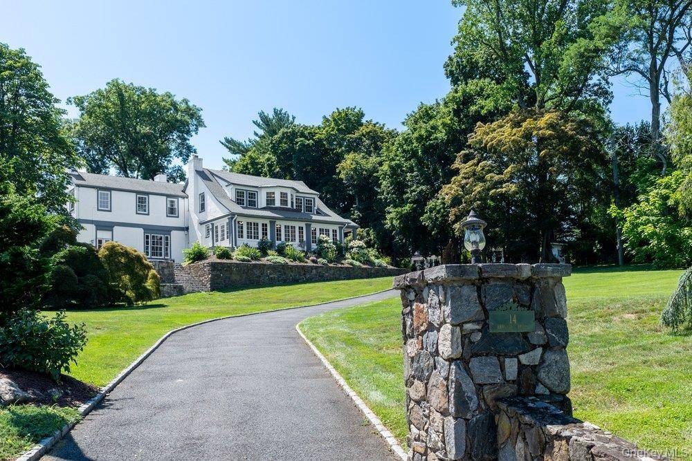 Casa com 5 Quartos à Venda em Elmsford - Nova Iorque - EUA - 1