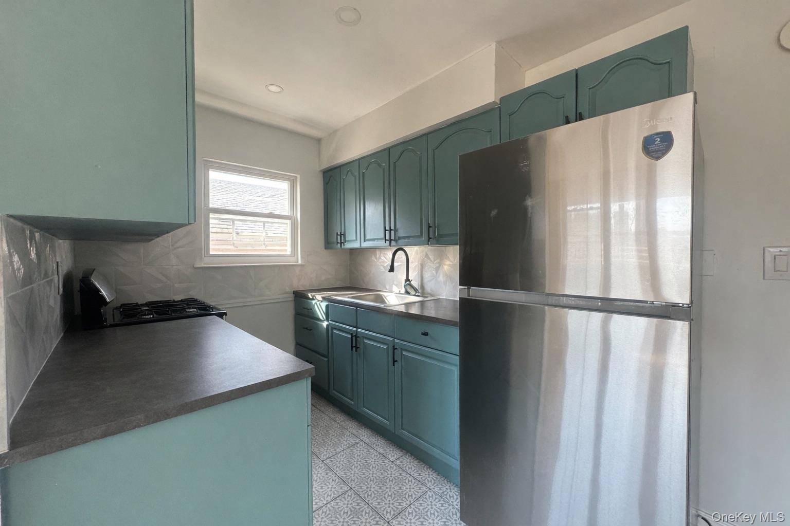 Casa de 5 Dormitorios en Venta en Far Rockaway - Nueva York - EE. UU. - 3