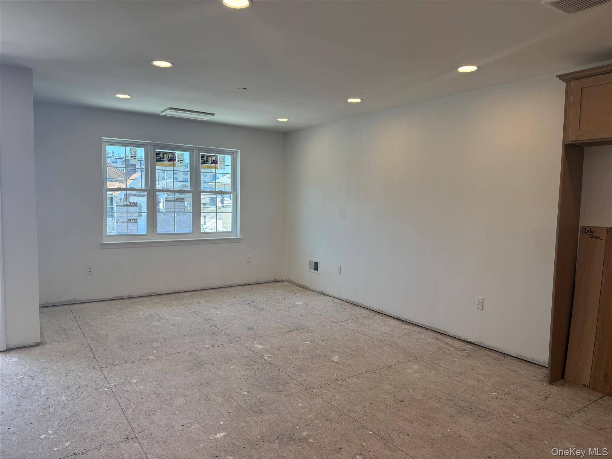 Casa com 5 Quartos à Venda em Far Rockaway - Nova Iorque - EUA - 8
