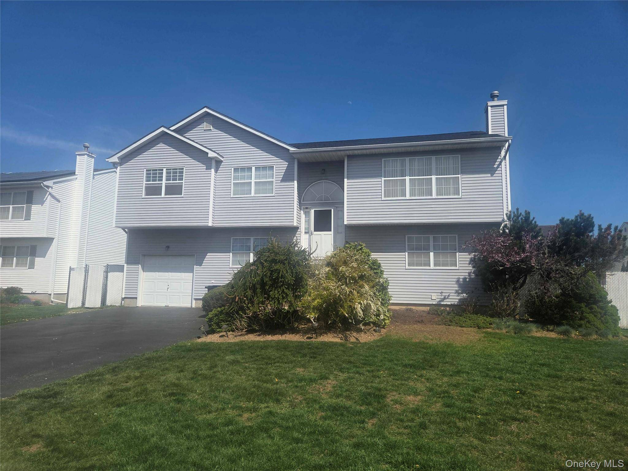Casa de 5 Dormitorios en Venta en Farmingdale - Nueva York - EE. UU. - 4