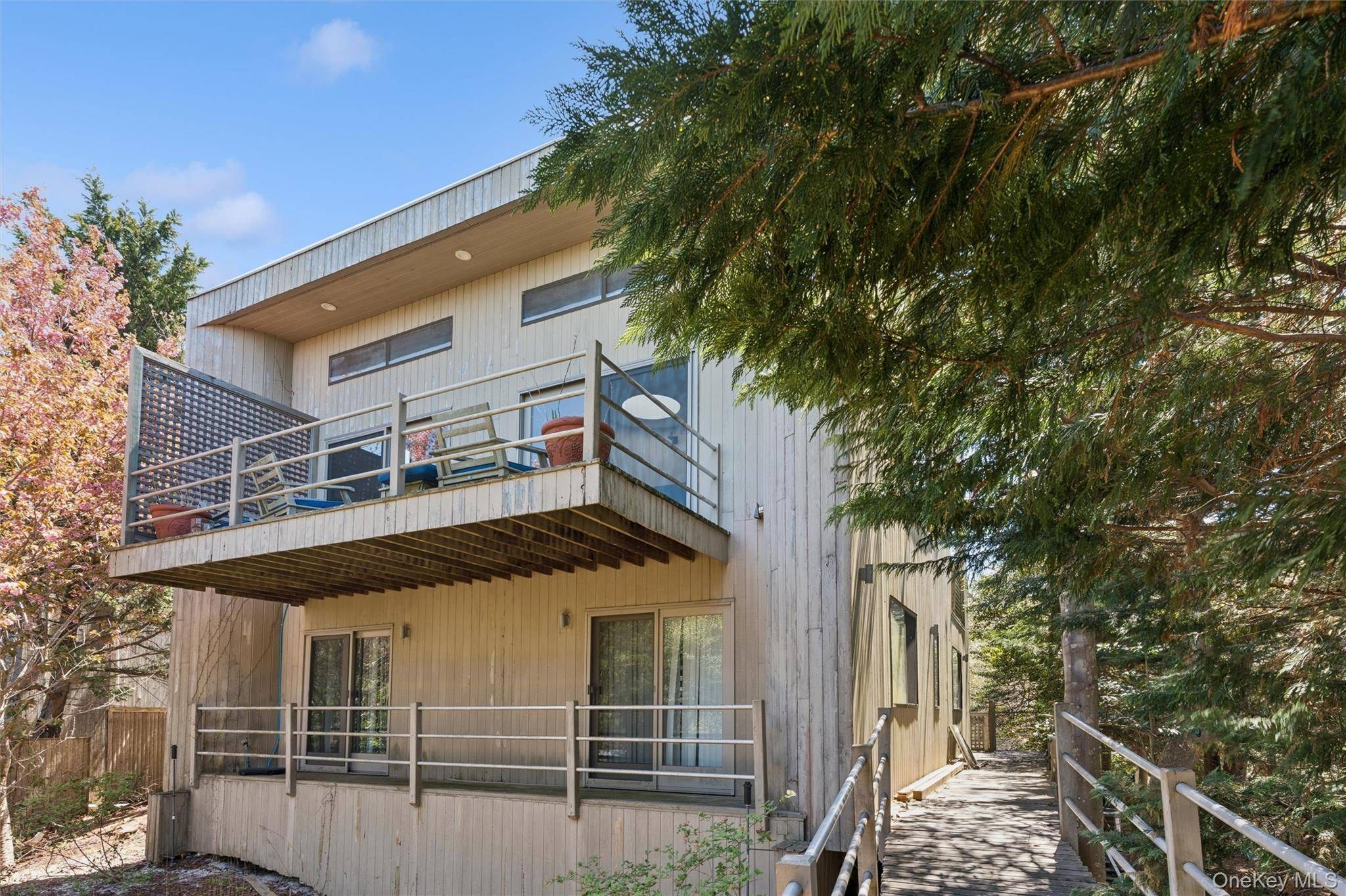 Casa de 5 Dormitorios en Venta en Fire Island Pines, Fire Island, NY - 1