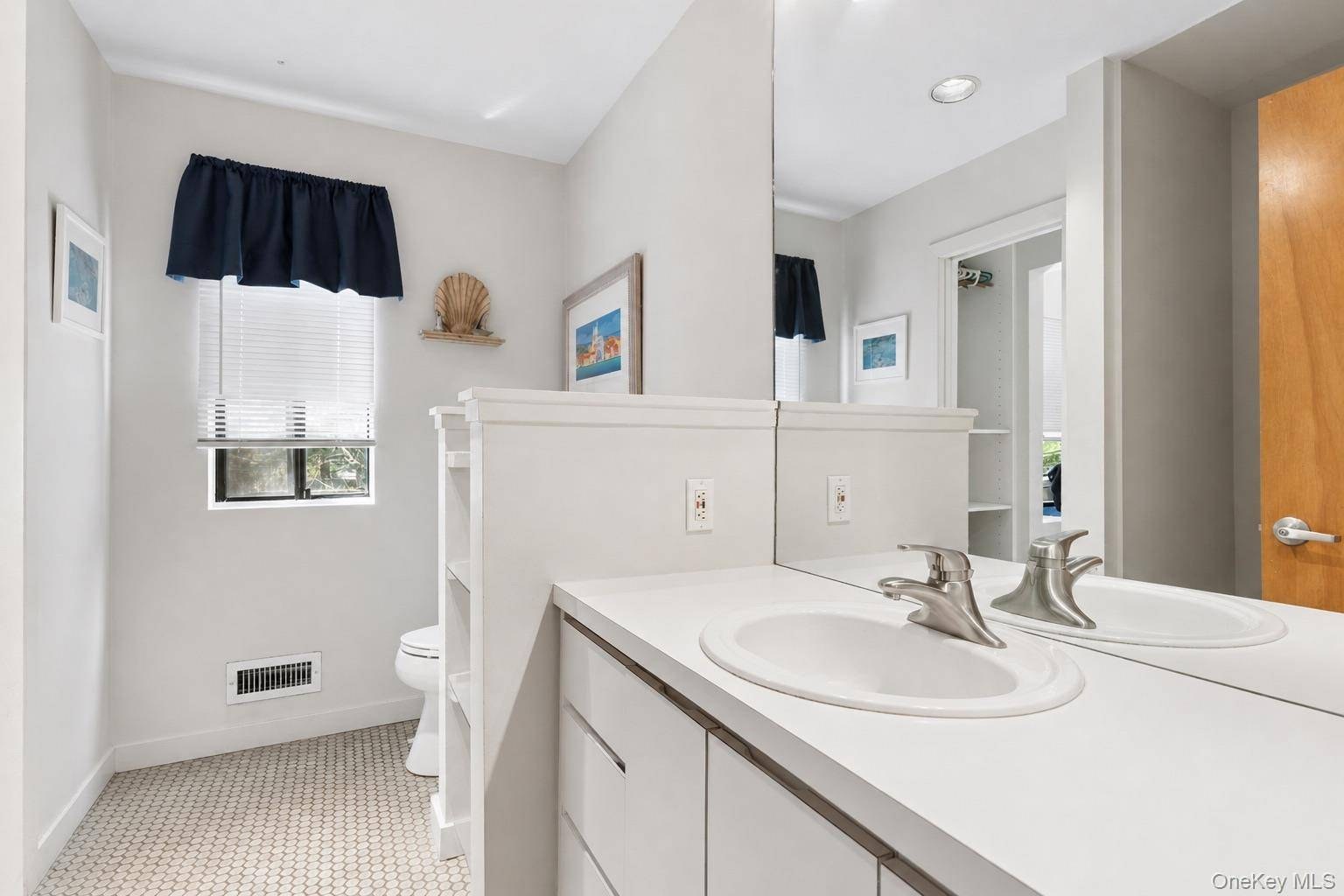 Casa de 5 Dormitorios en Venta en Fire Island Pines, Fire Island, NY - 7