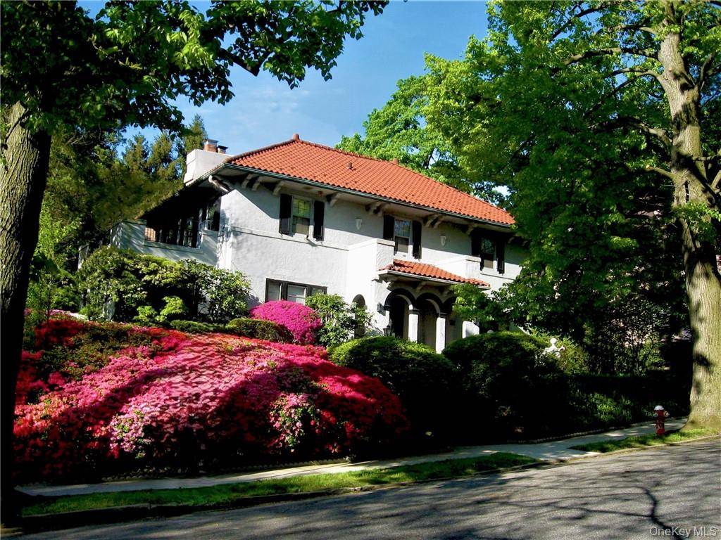 Casa com 5 Quartos à Venda em Fleetwood - Nova Iorque - EUA - 1
