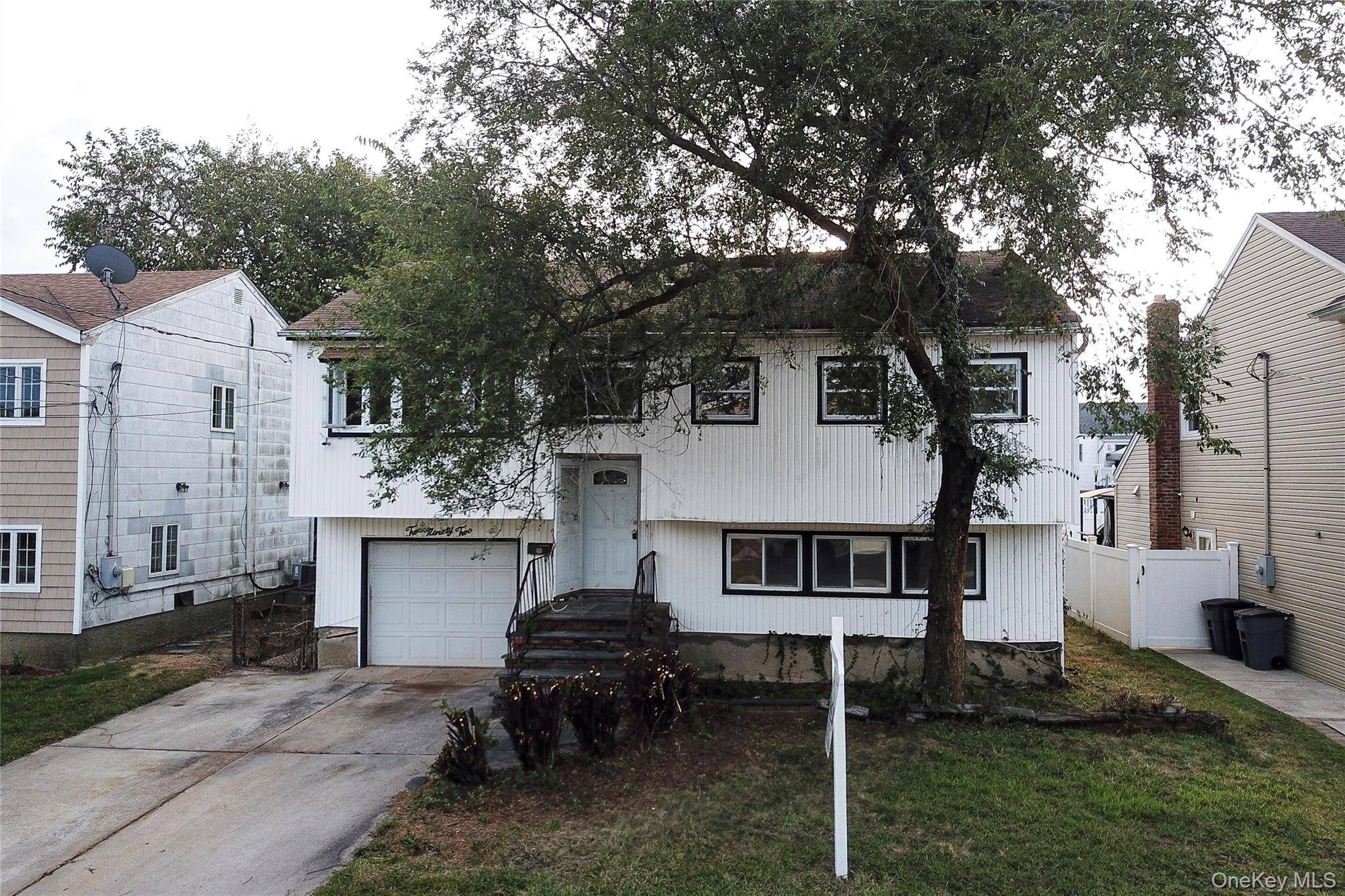 Casa de 5 Dormitorios en Venta en Freeport - Nueva York - EE. UU. - 1