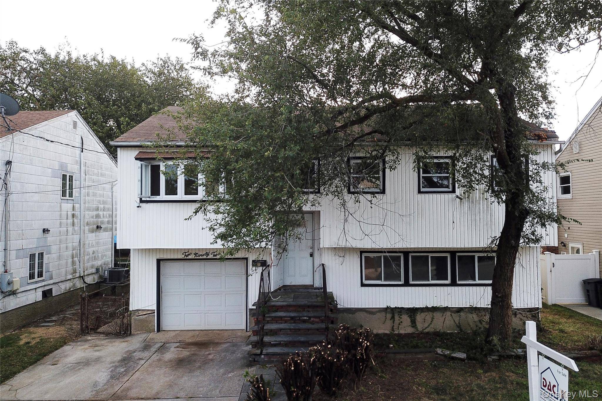 Casa de 5 Dormitorios en Venta en Freeport - Nueva York - EE. UU. - 2